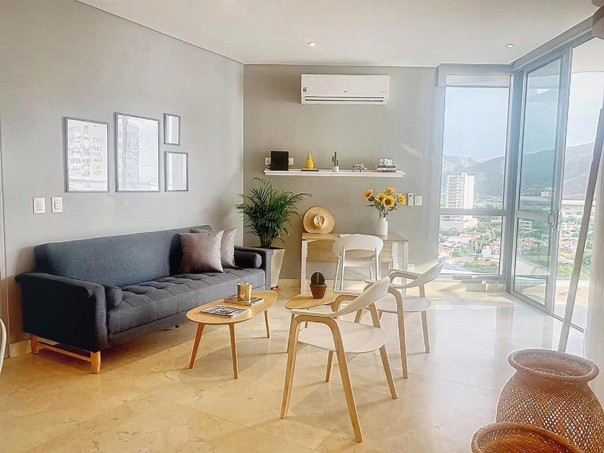 One-Bedroom Apartment with Sea View and Balcony