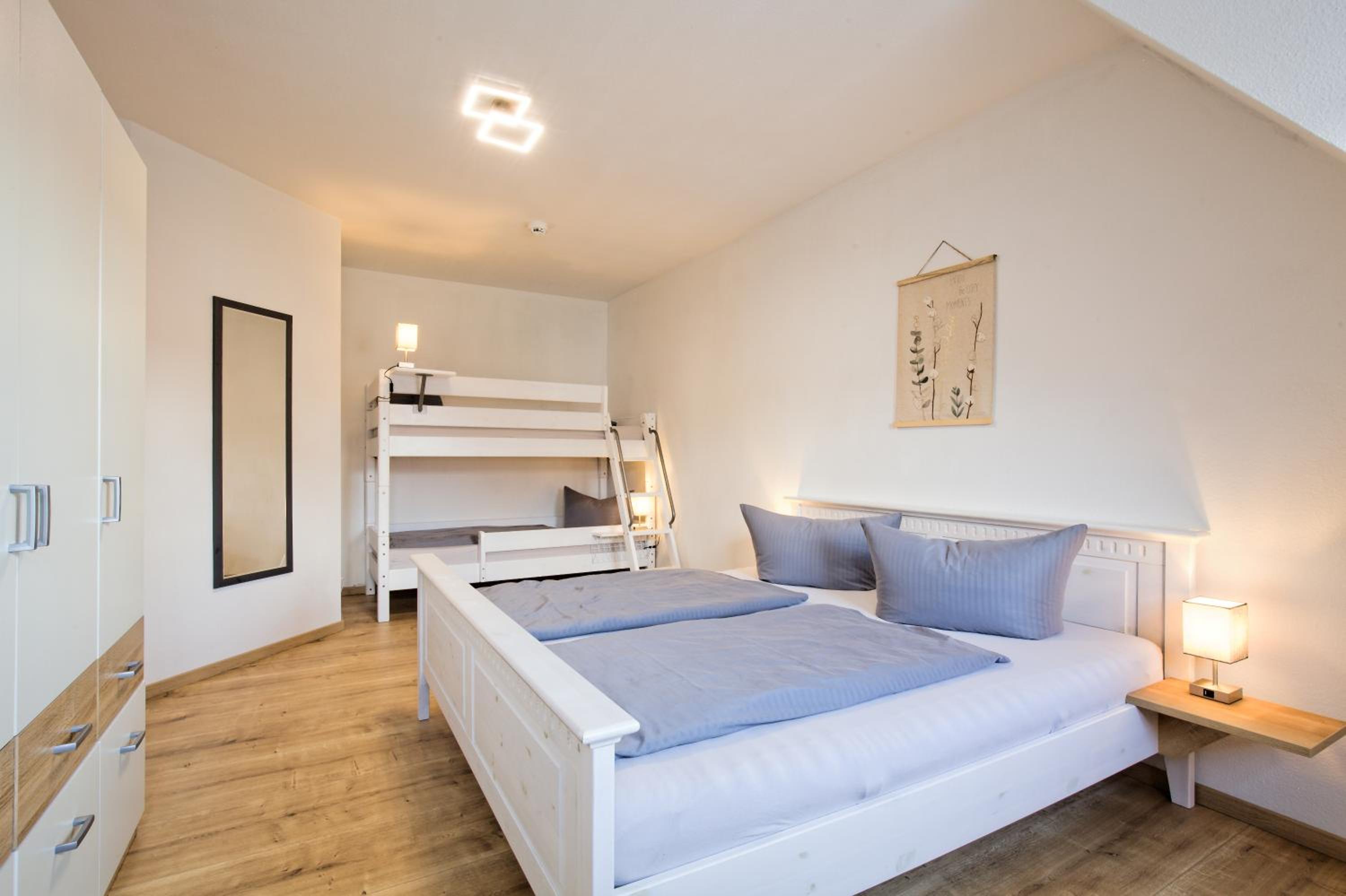 One-Bedroom Apartment photo 1