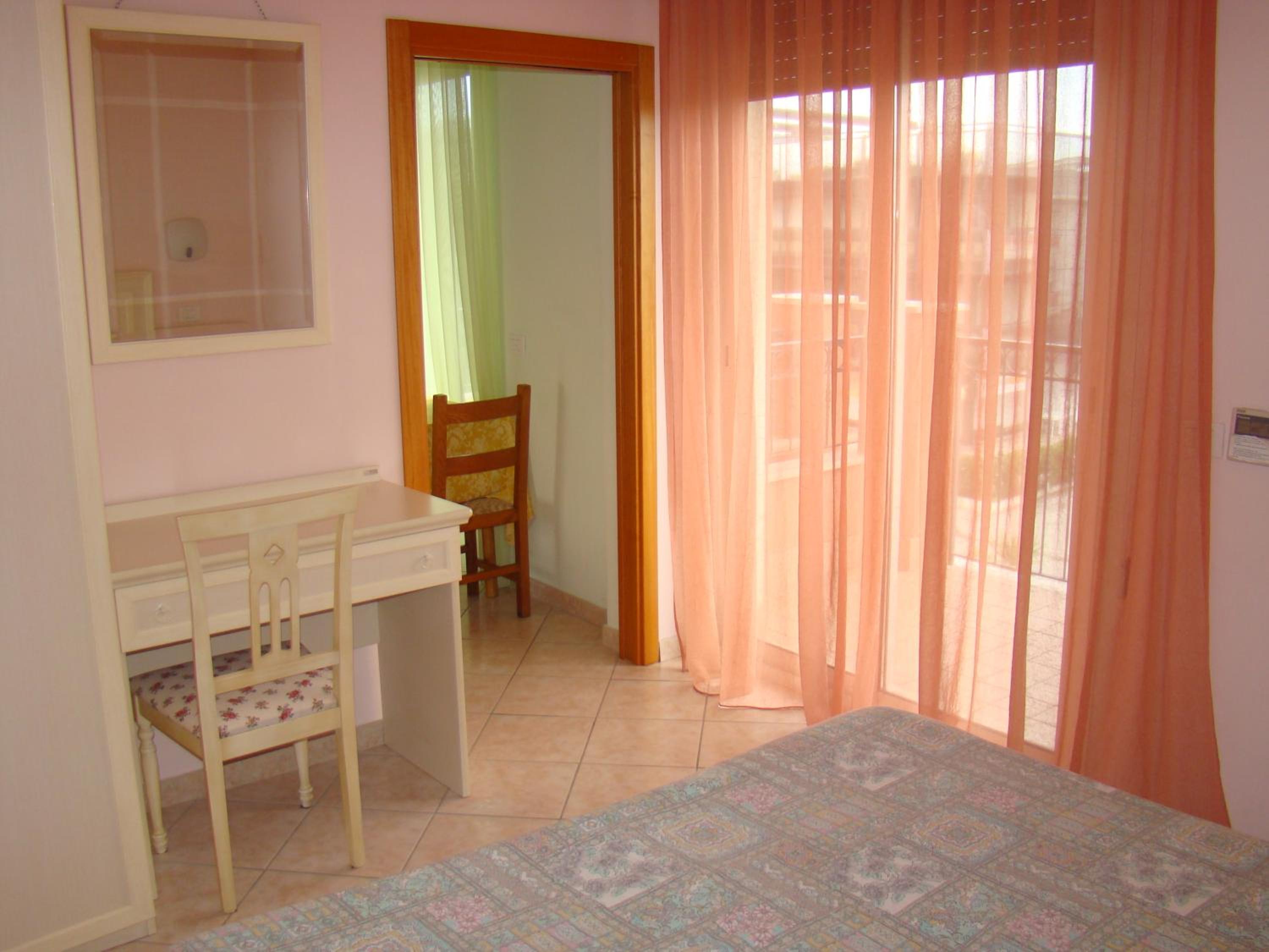 One-Bedroom Apartment (4 Adults)