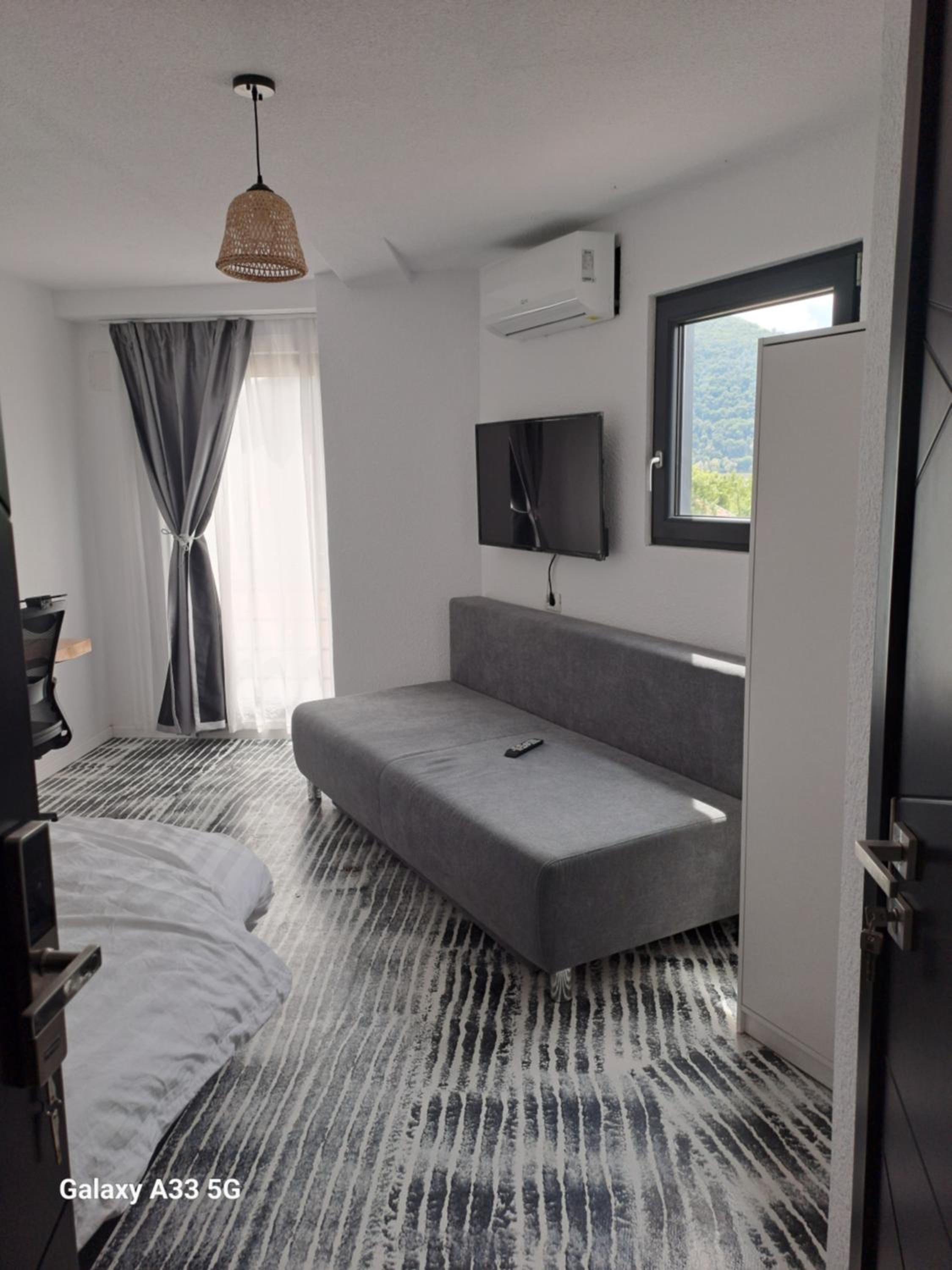 Family Room with Private Bathroom photo 1