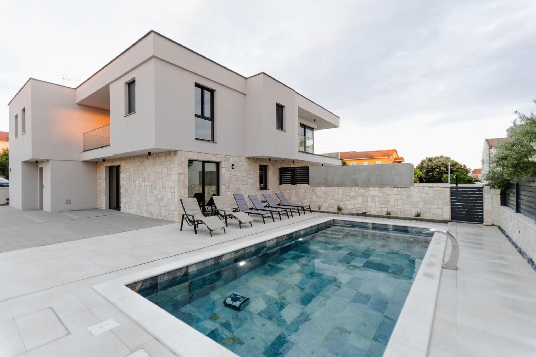 Villa photo 2
