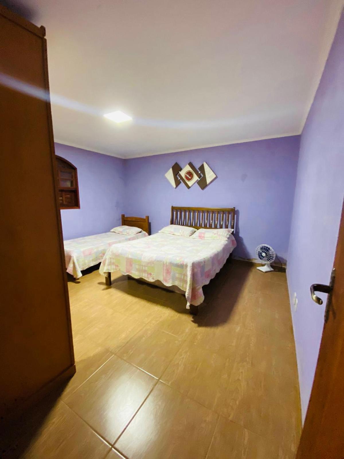 Five-Bedroom House photo 1