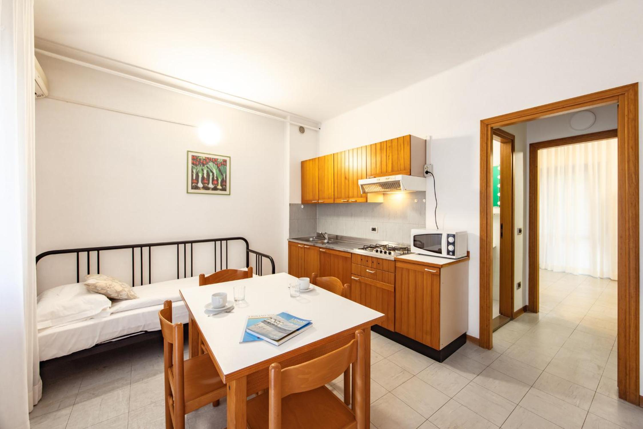 One-Bedroom Apartment with Terrace - Photo 4