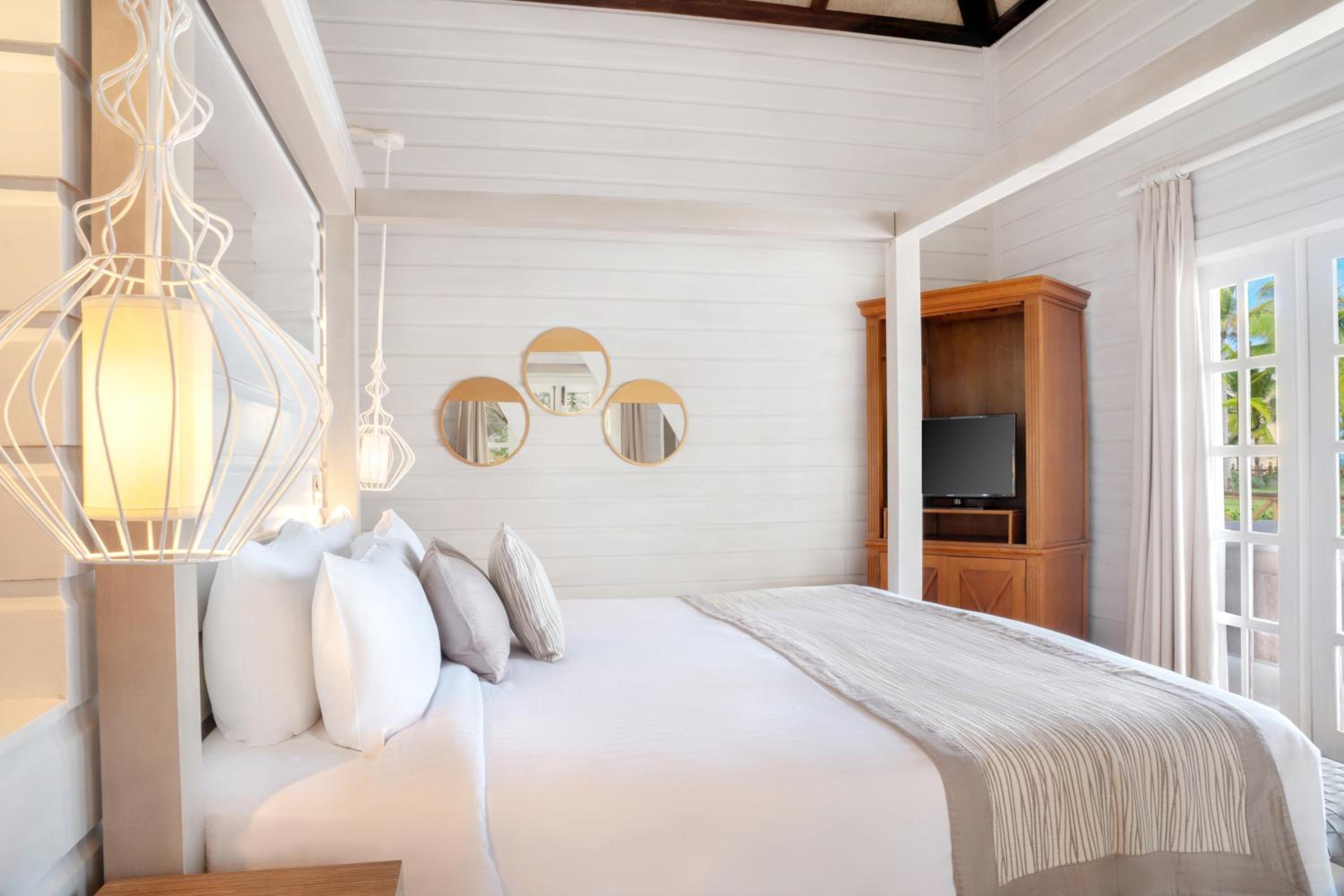 Suite - Photo 1