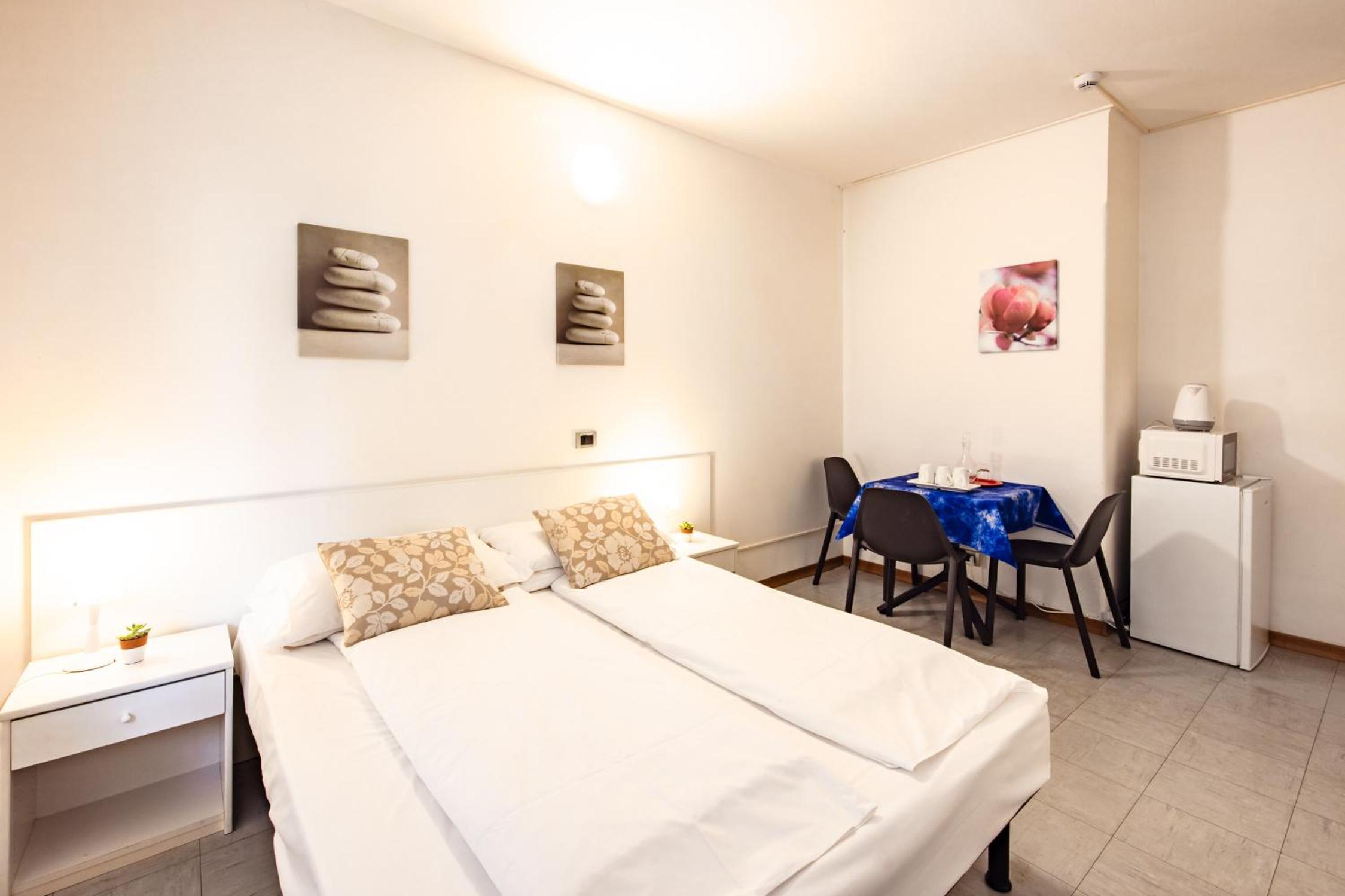 Double Room - Photo 1