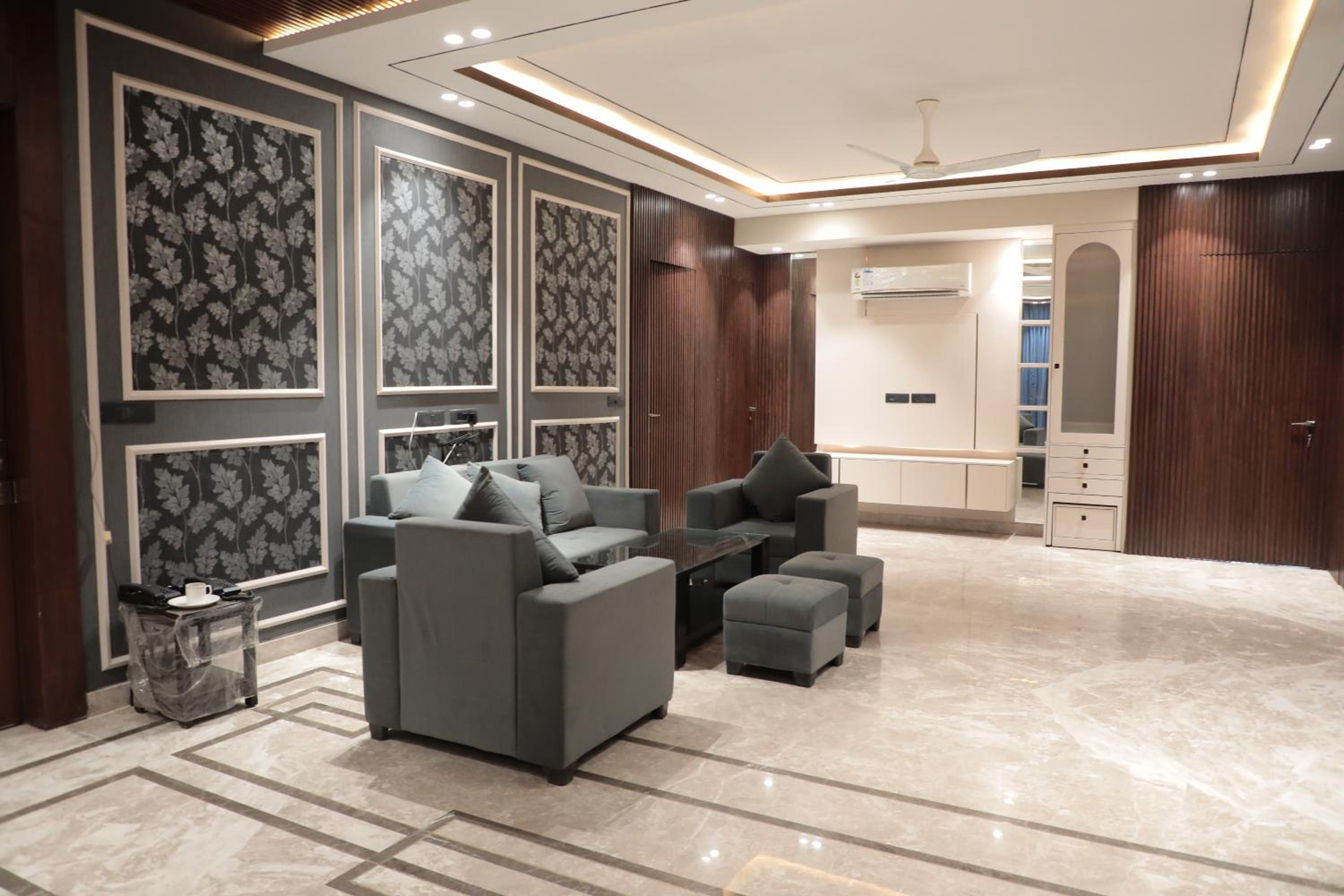 Deluxe King Room