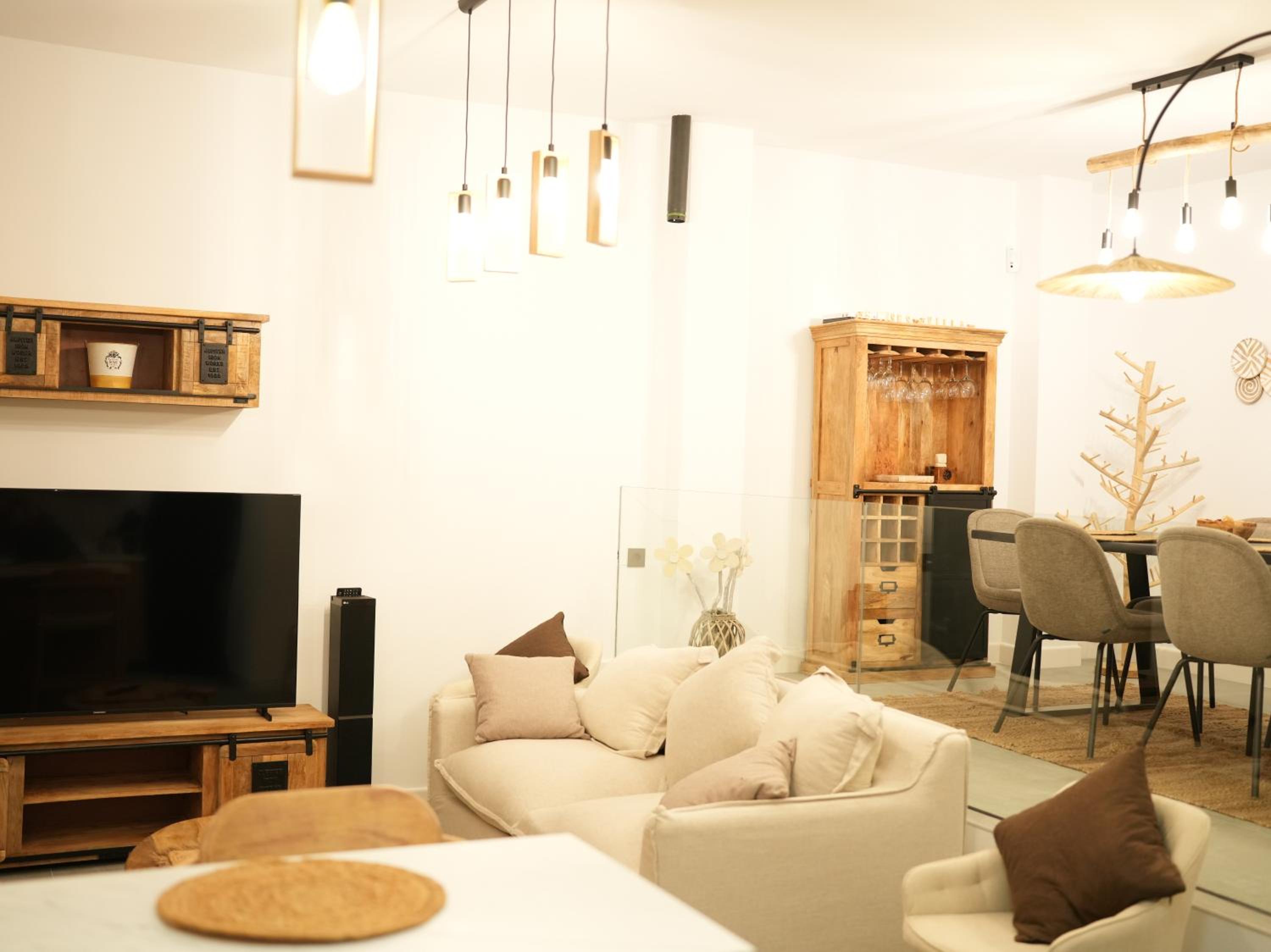 Three-Bedroom Villa photo 2