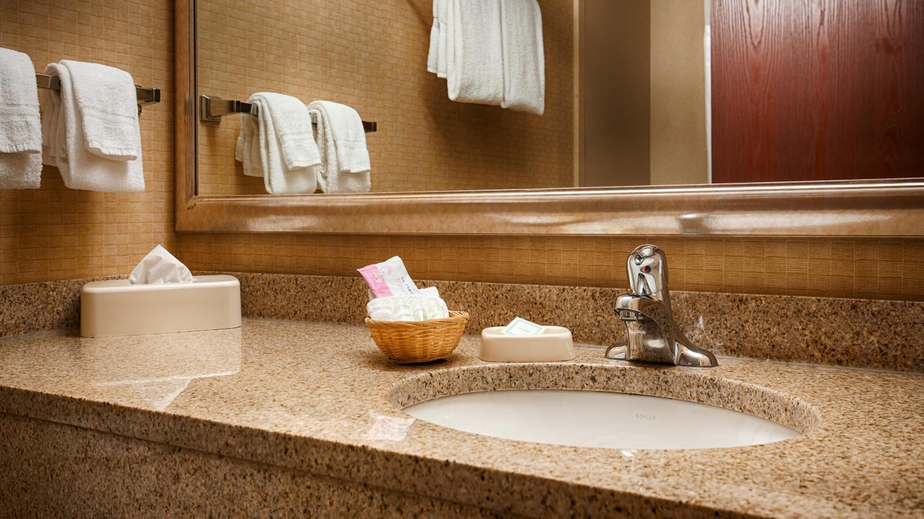 Queen Room with Two Queen Beds with Roll-In Shower - Mobility Access photo 2