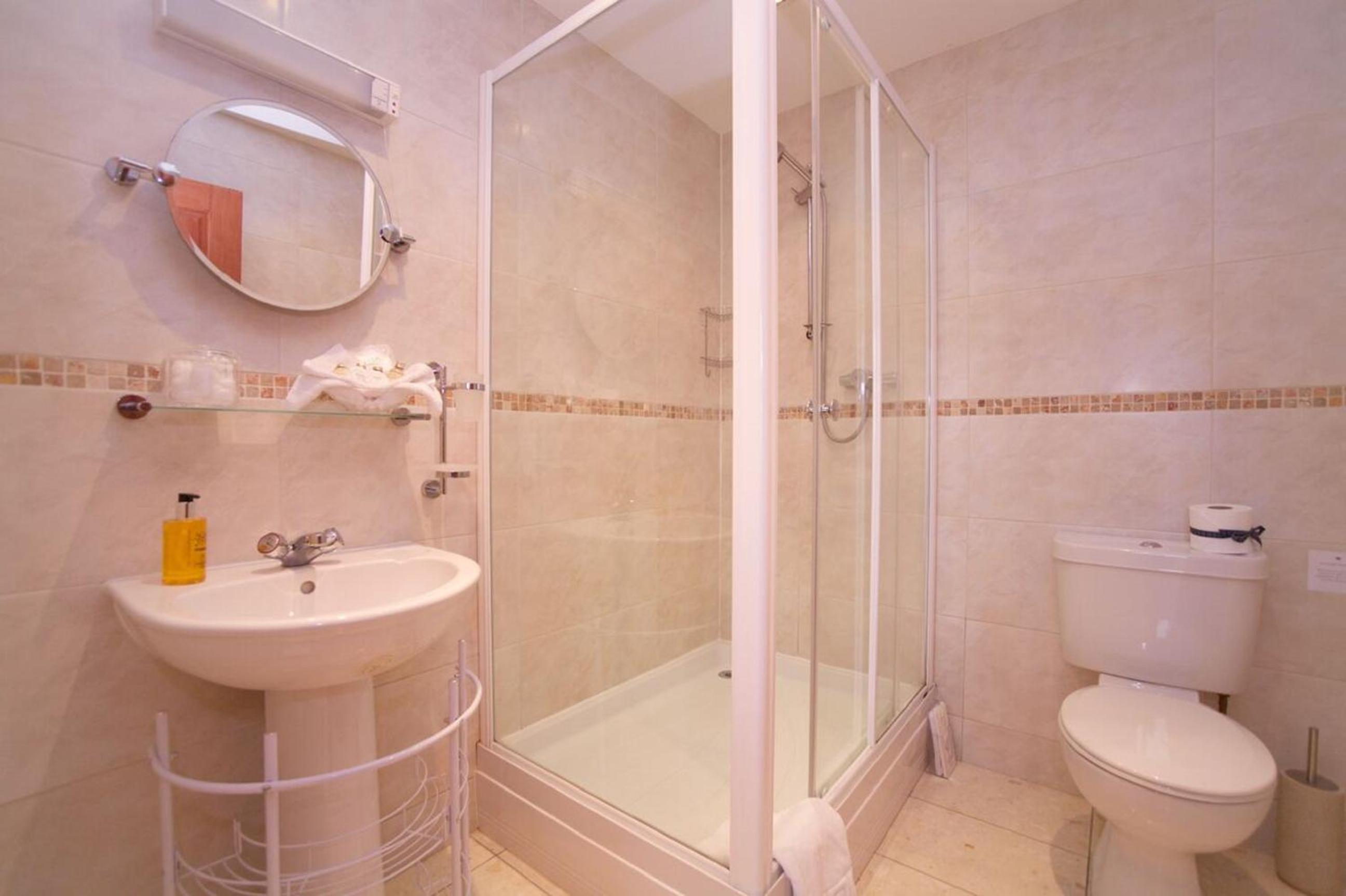 Double or Twin Room with Private External Bathroom photo 3