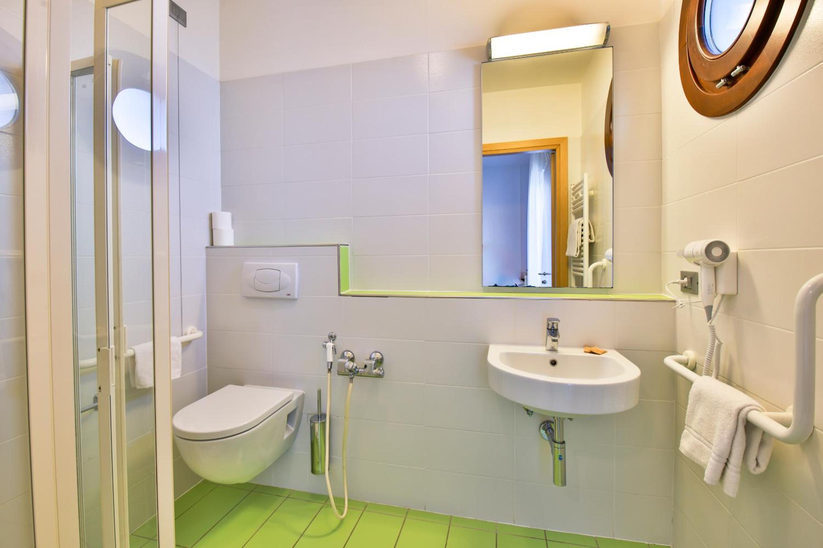Single Room photo 2