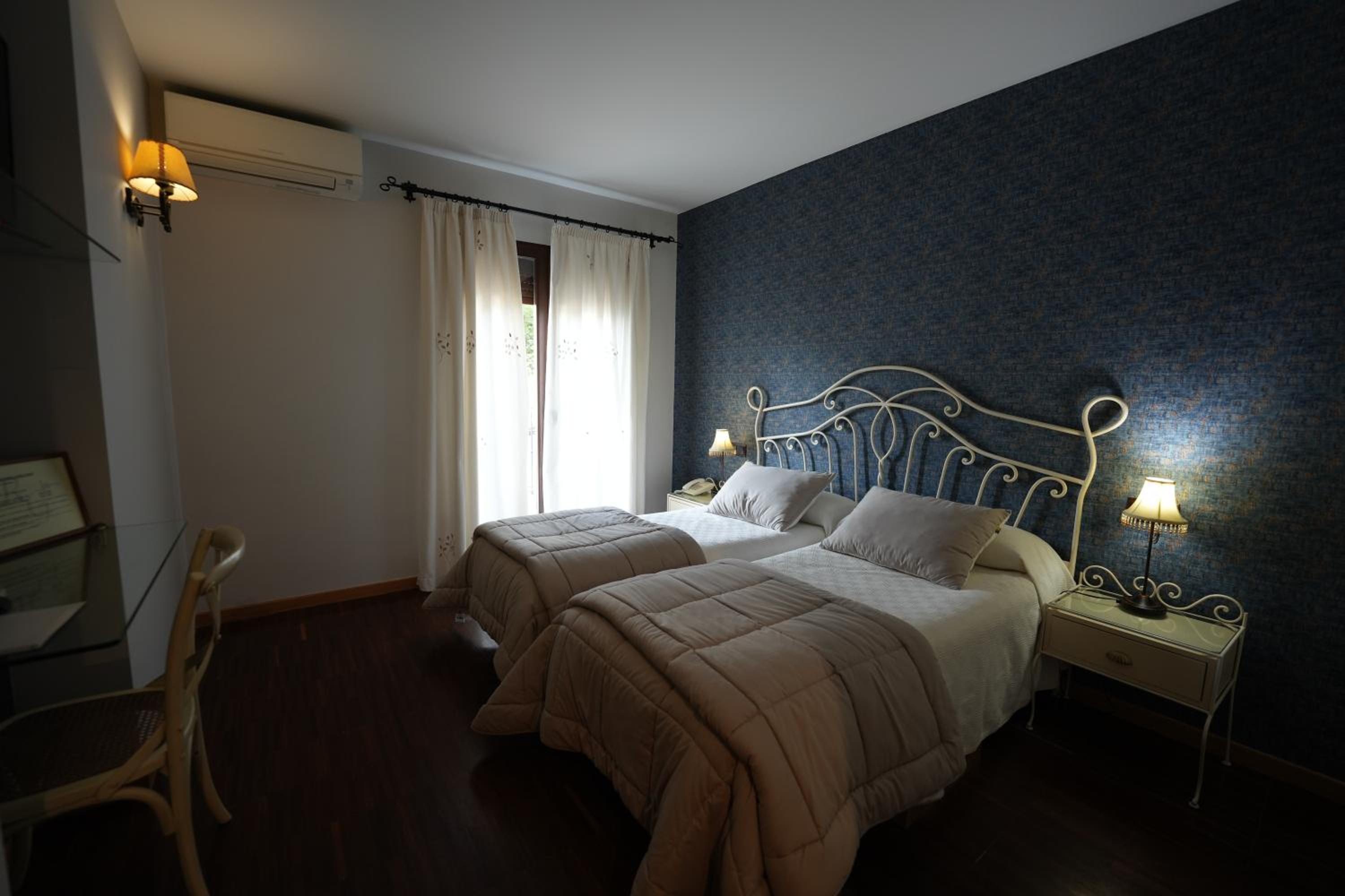 Double or Twin Room photo 2