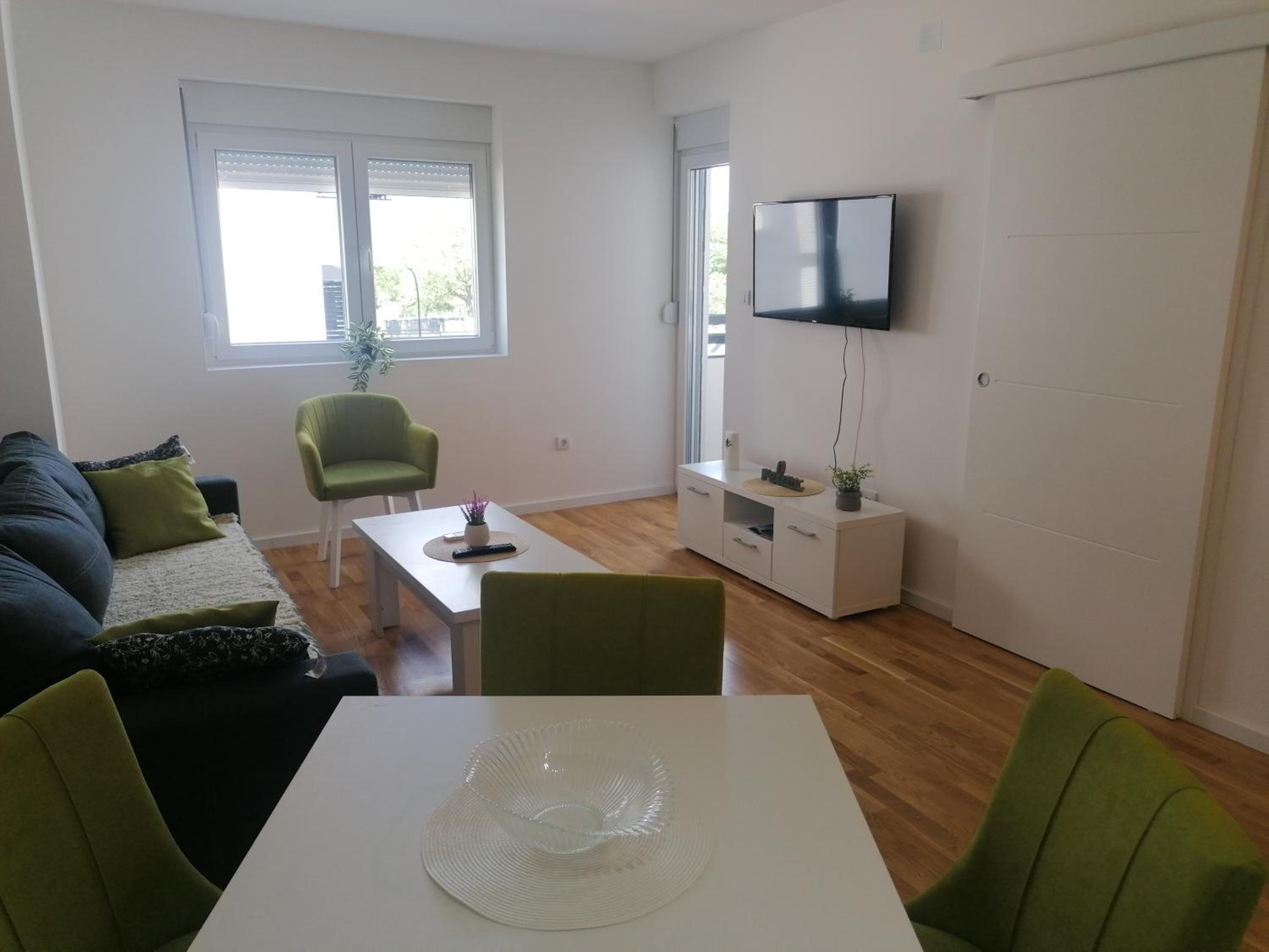 Apartment with Mountain View photo 2