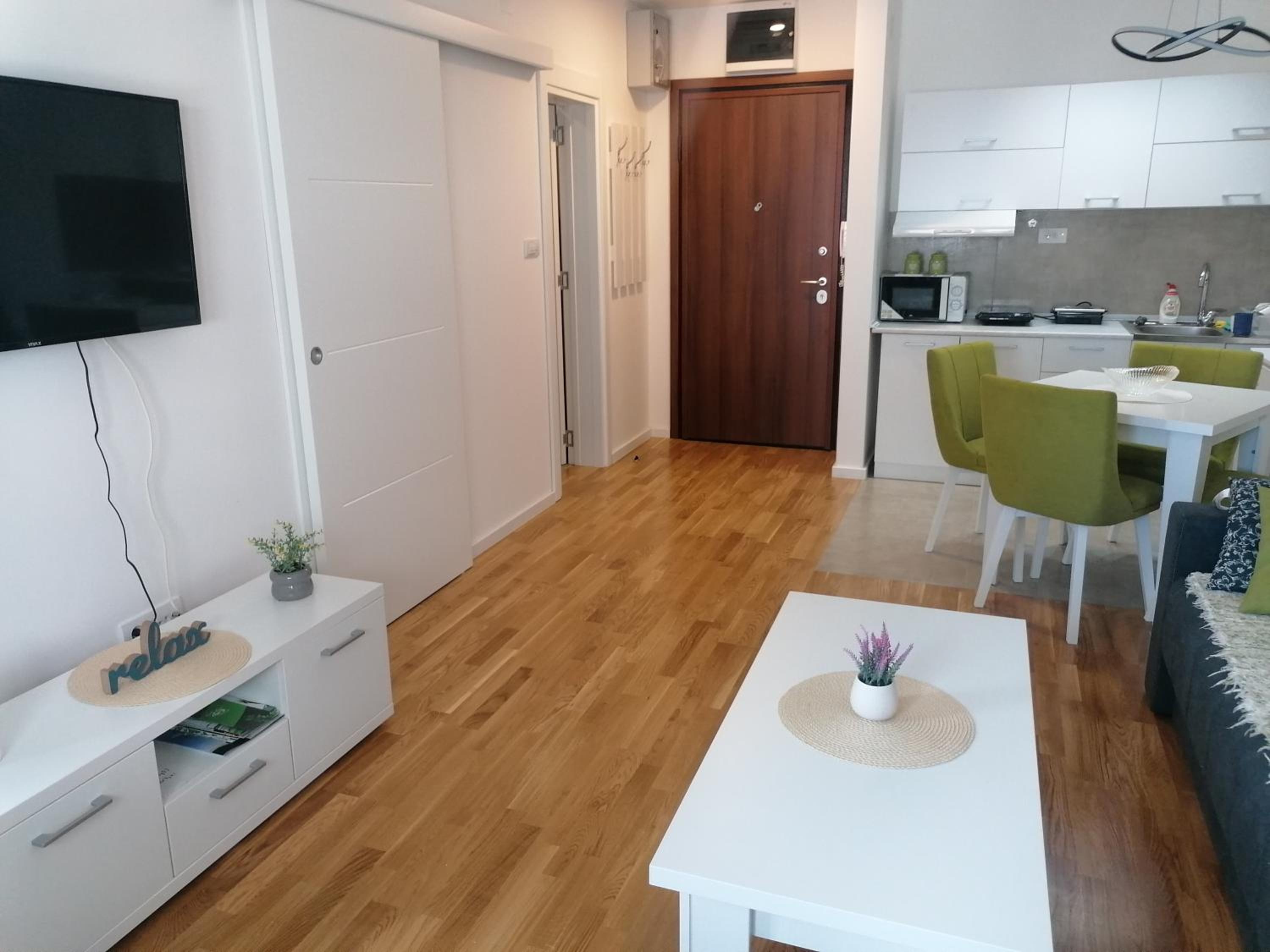 Apartment with Mountain View photo 1