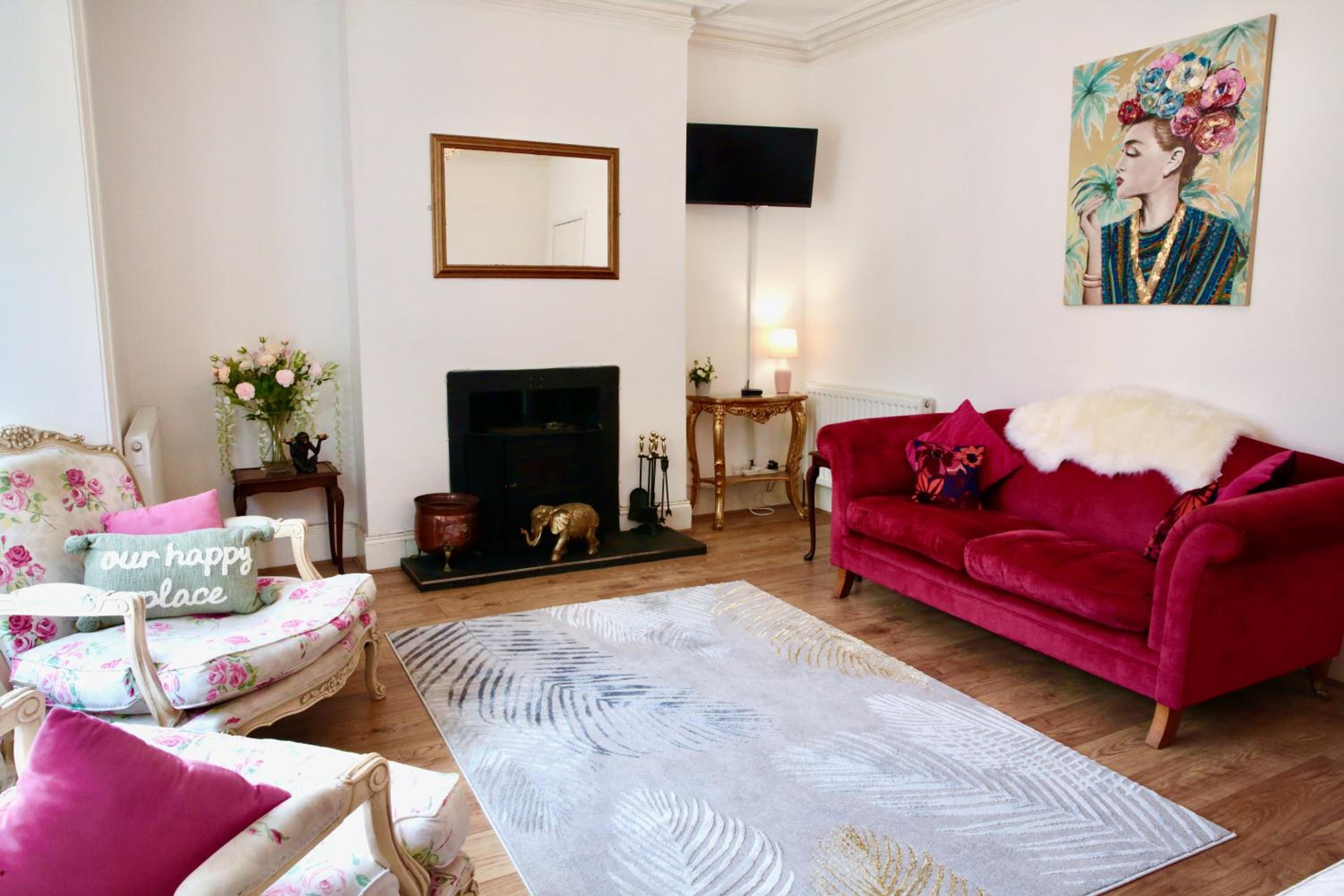 Four-Bedroom House photo 2
