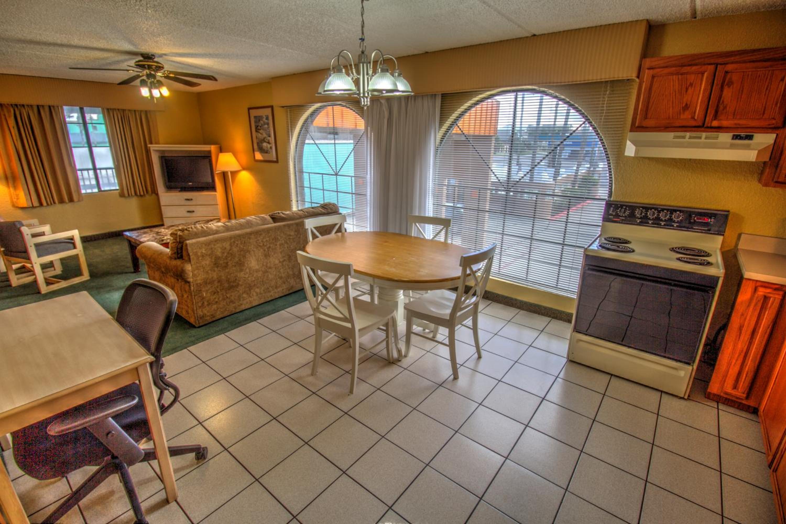 Two-Bedroom Suite - Photo 2