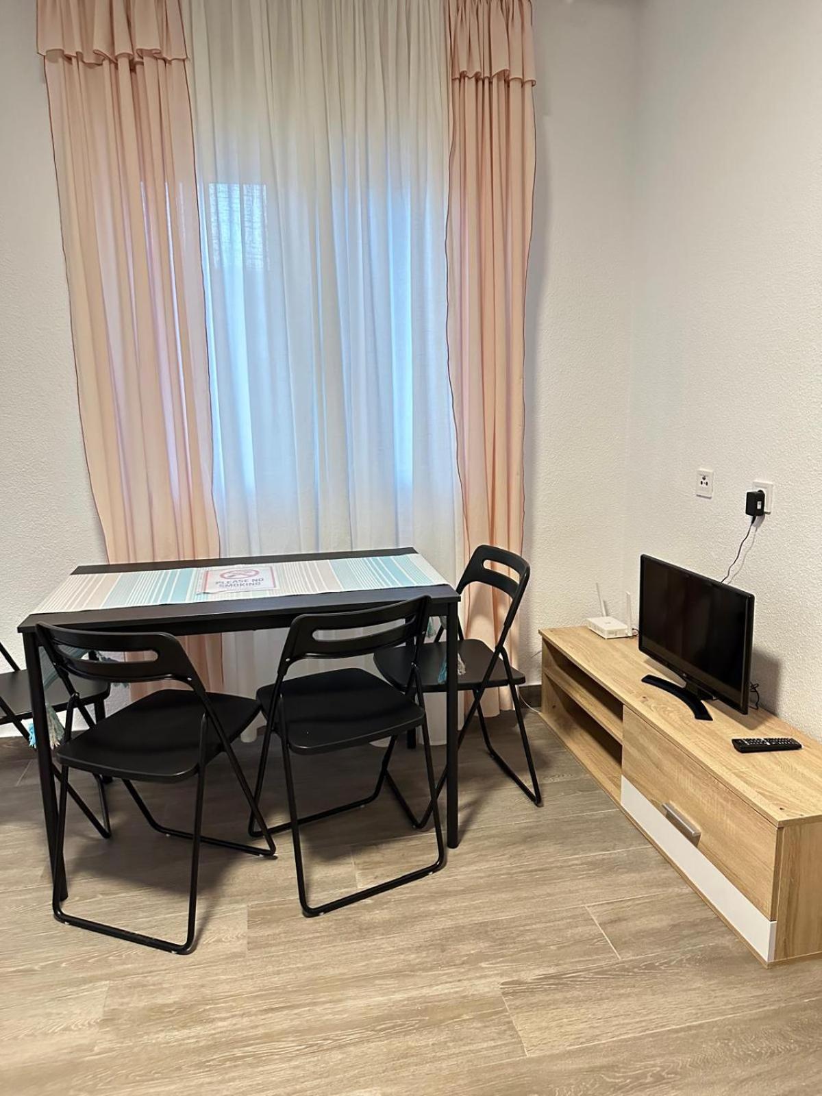 One-Bedroom Apartment photo 3