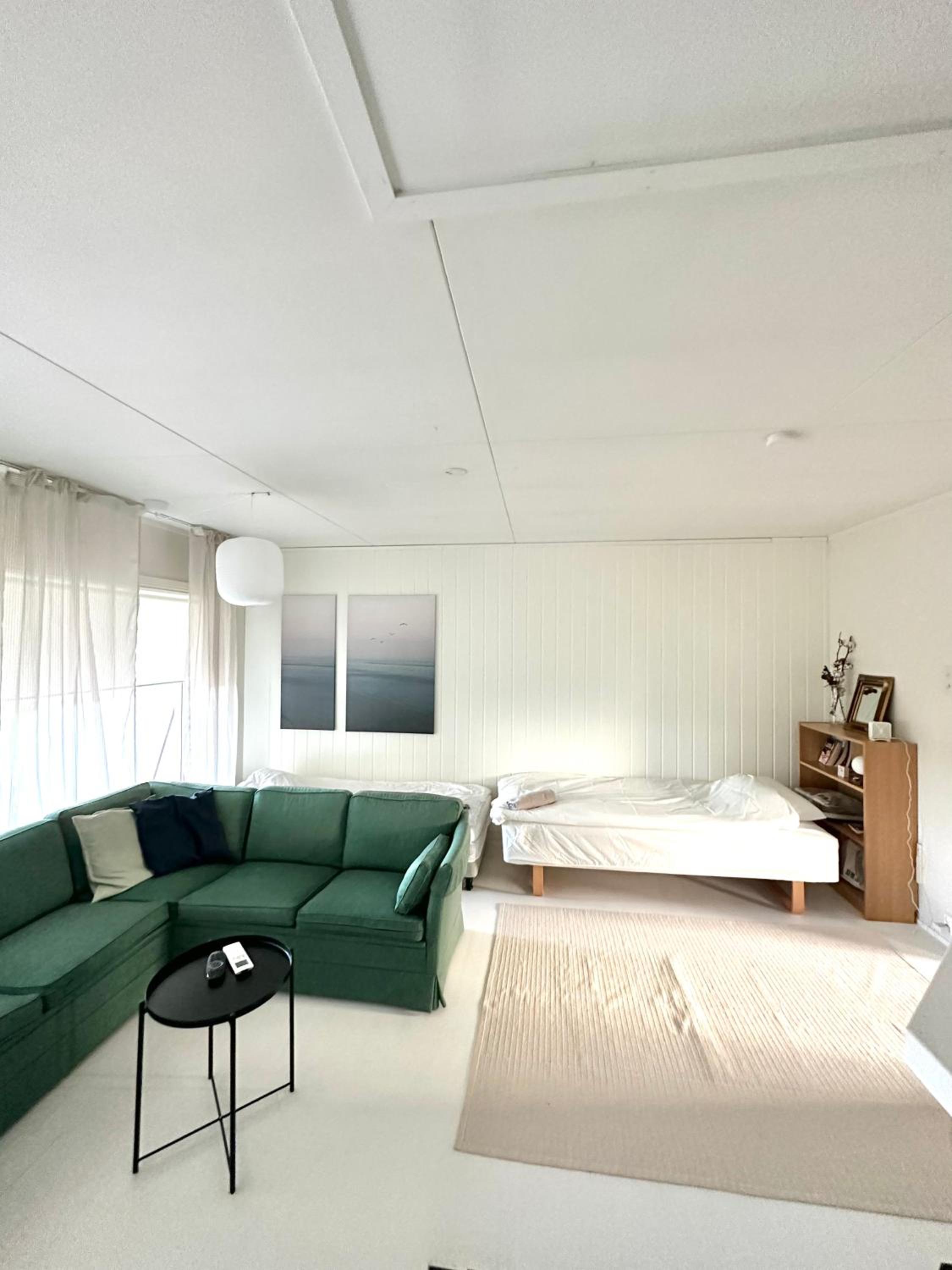 One-Bedroom Apartment photo 2