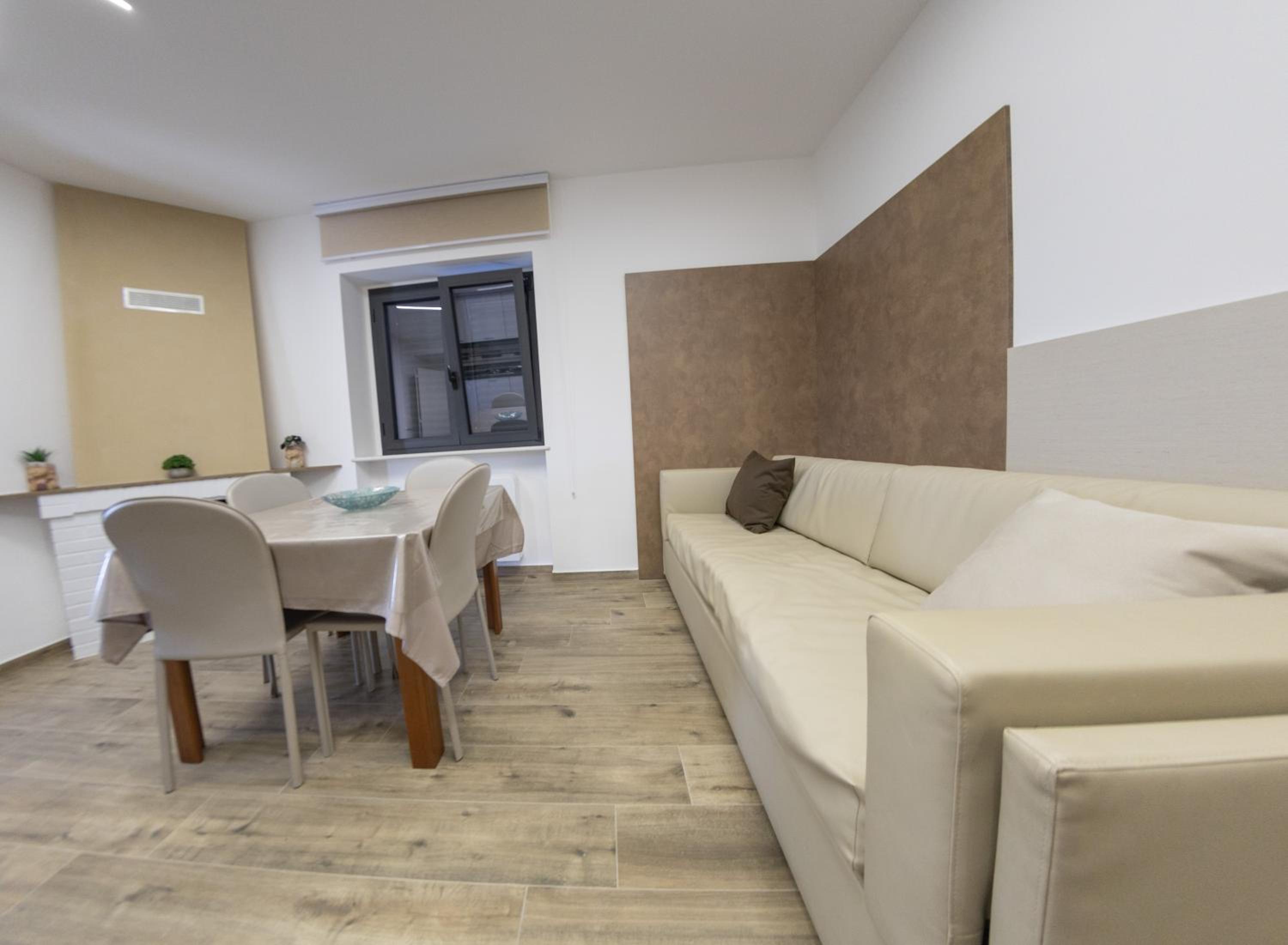 Apartment with Lake View - Photo 1