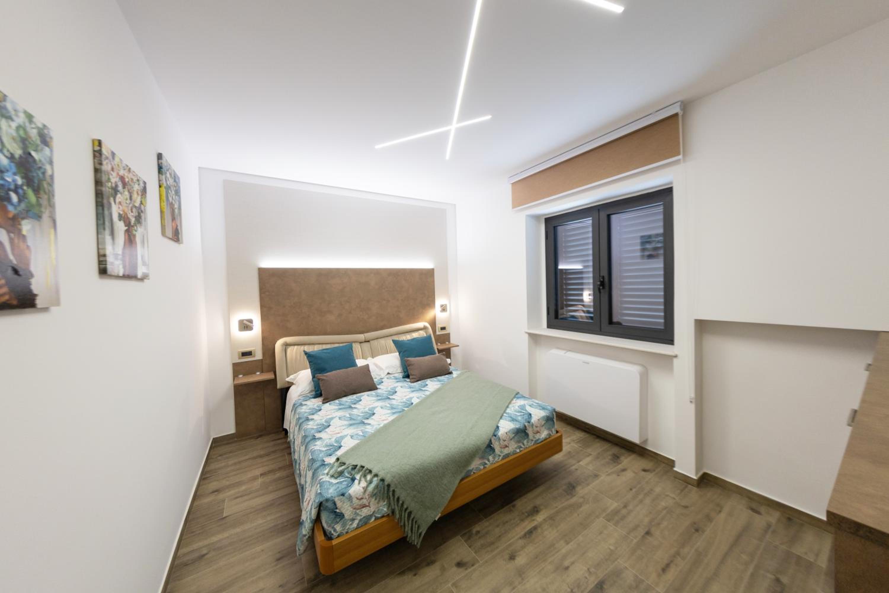 Apartment with Lake View - Photo 5