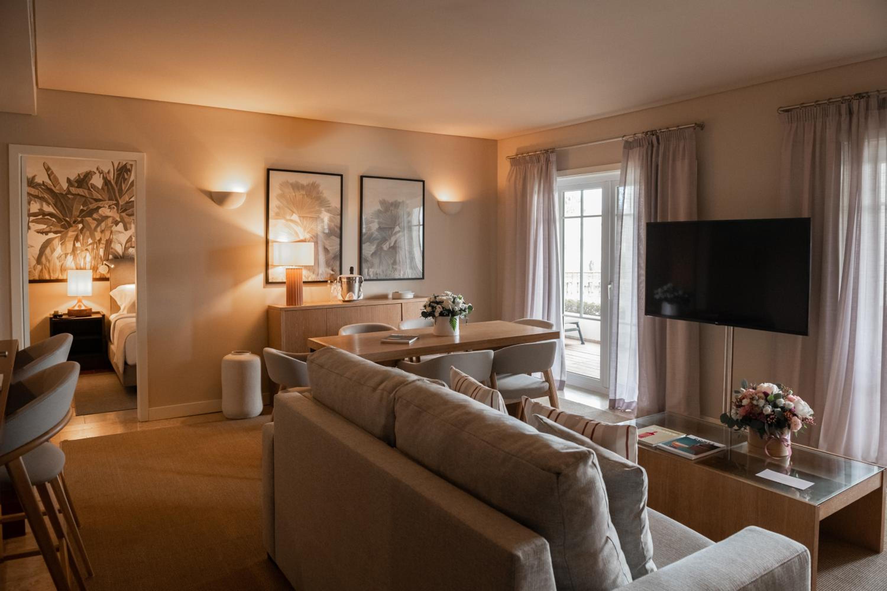 Elite Tropical One Bedroom Residence - Photo 6