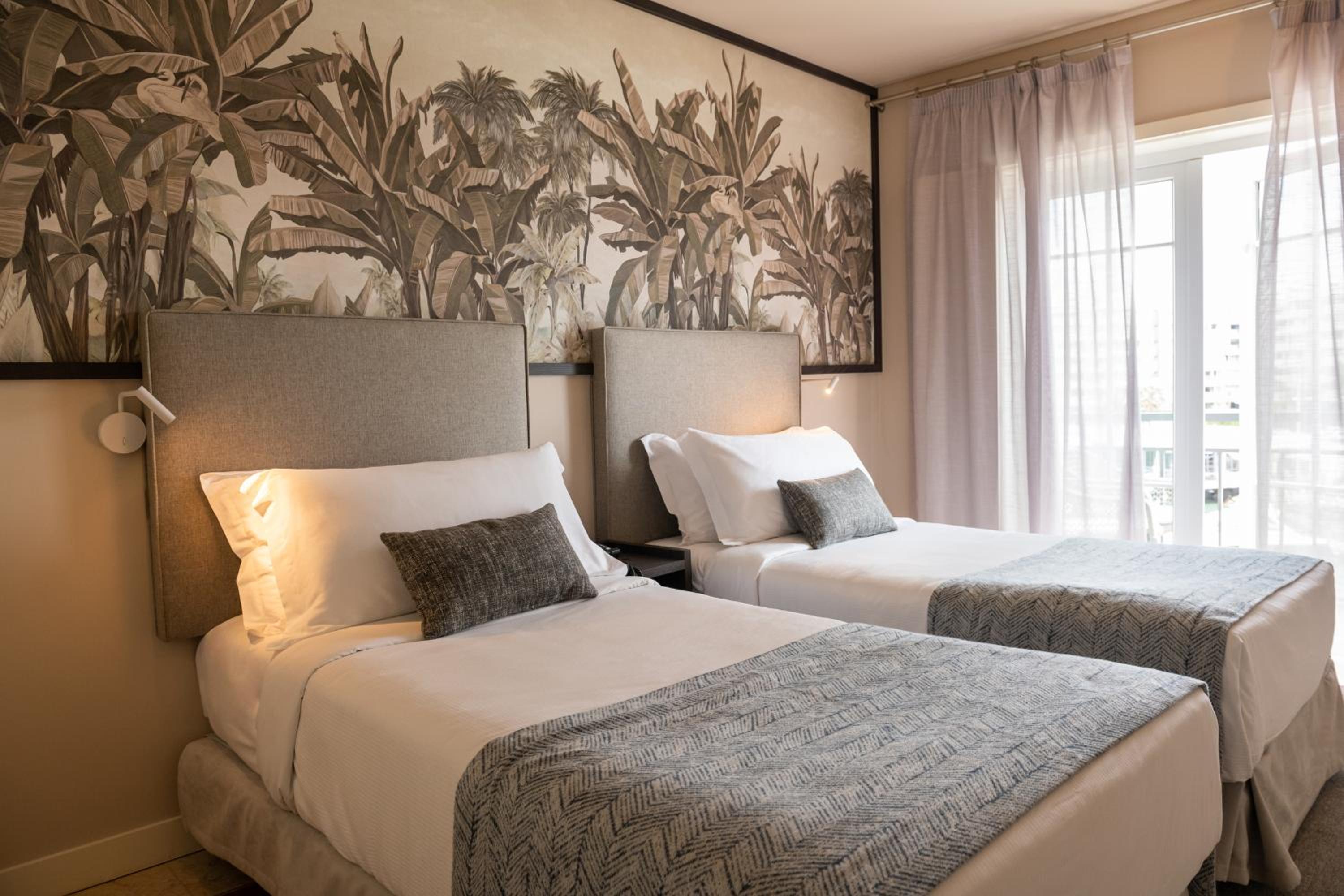Elite Sapphire Two Bedroom Residence - Photo 9