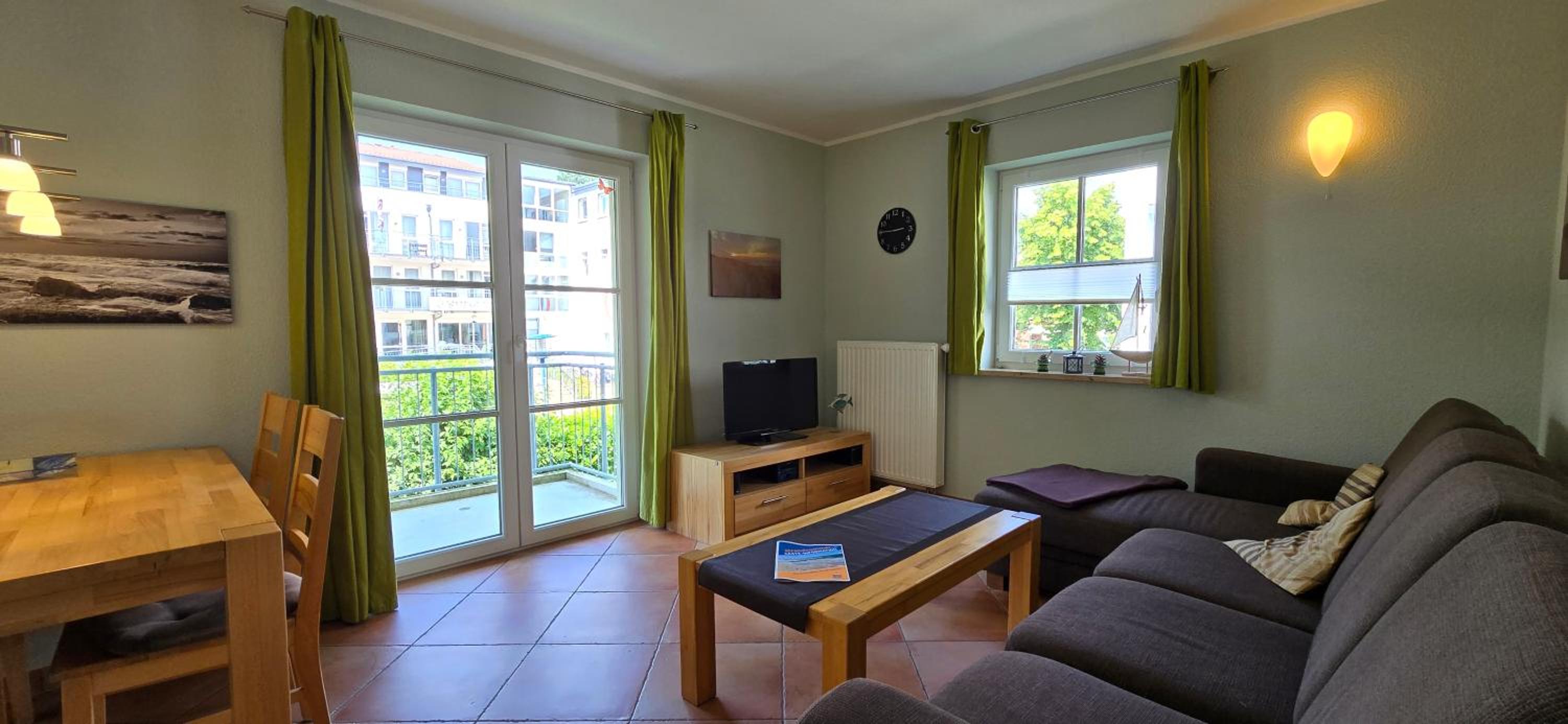 Apartment with Balcony photo 1
