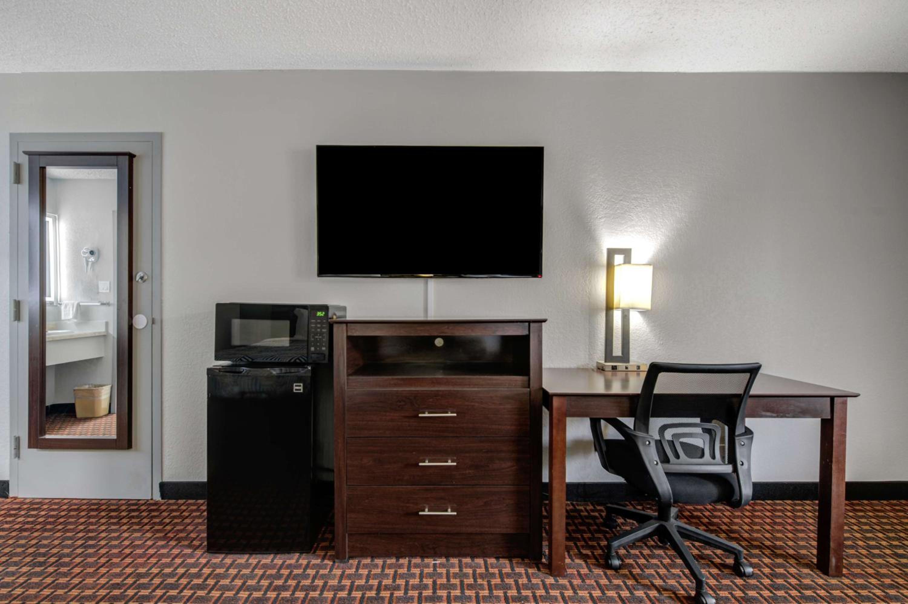 Double Room - Non-Smoking  - Photo 1