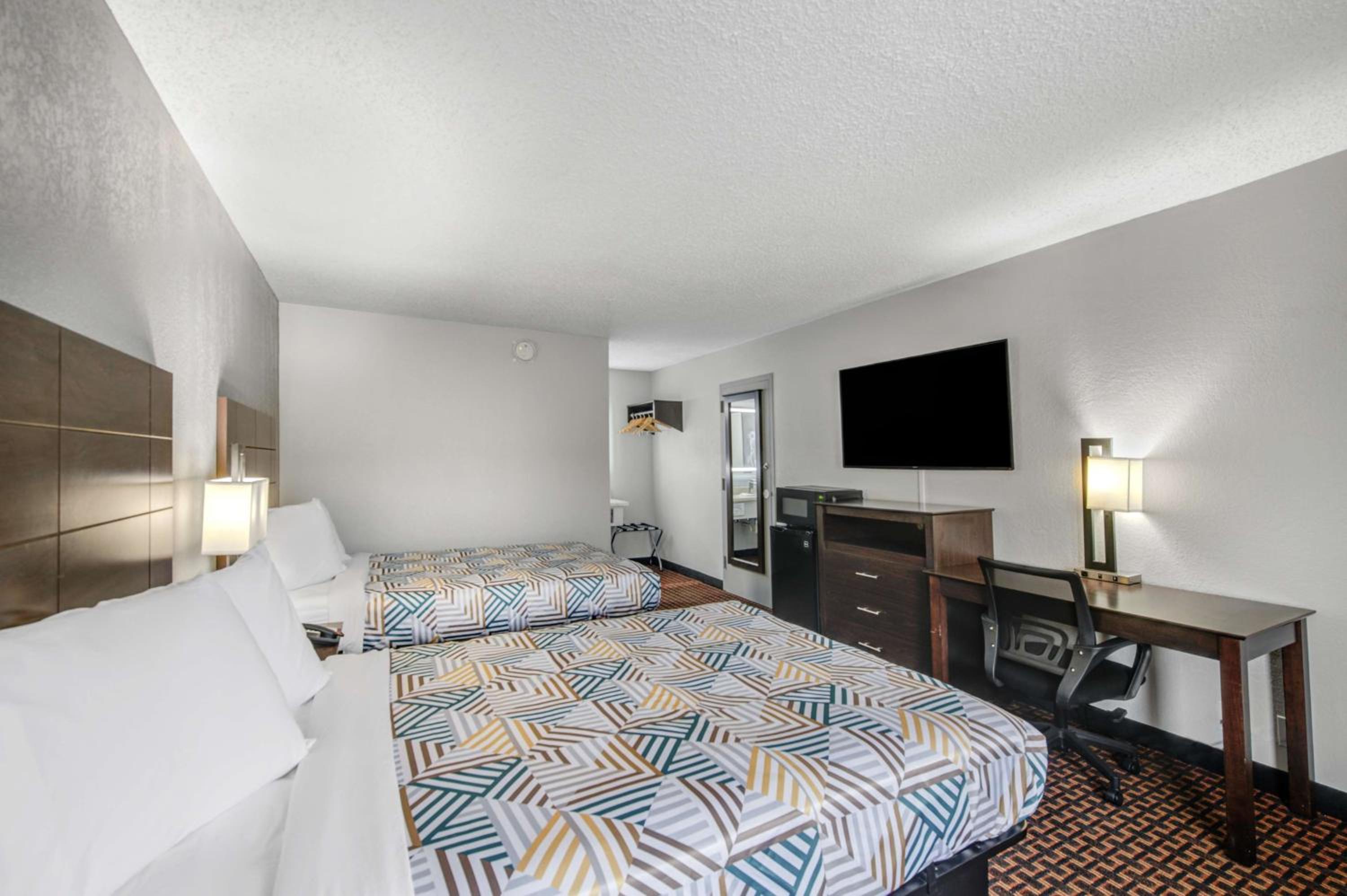 Double Room - Non-Smoking  - Photo 6