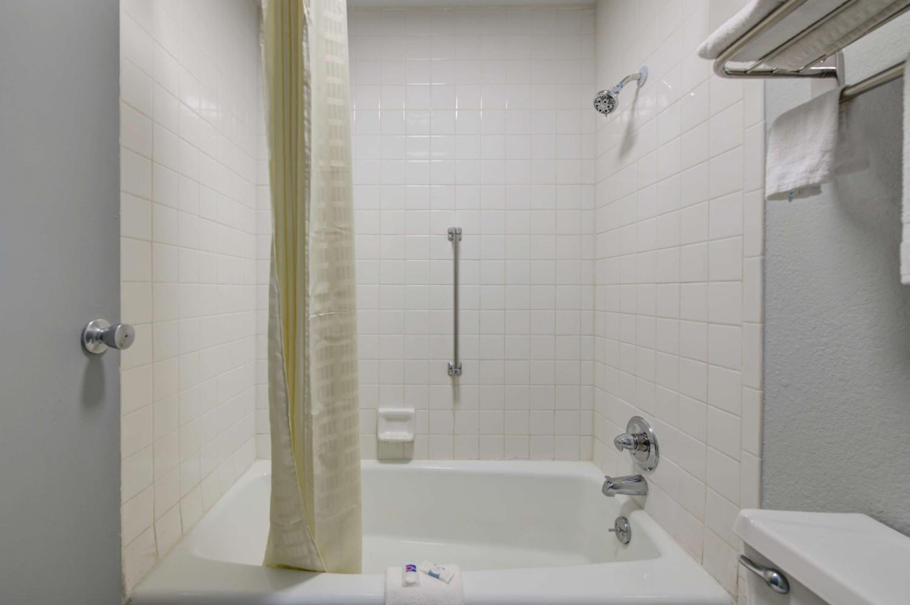 King Room - Non-Smoking - Photo 6
