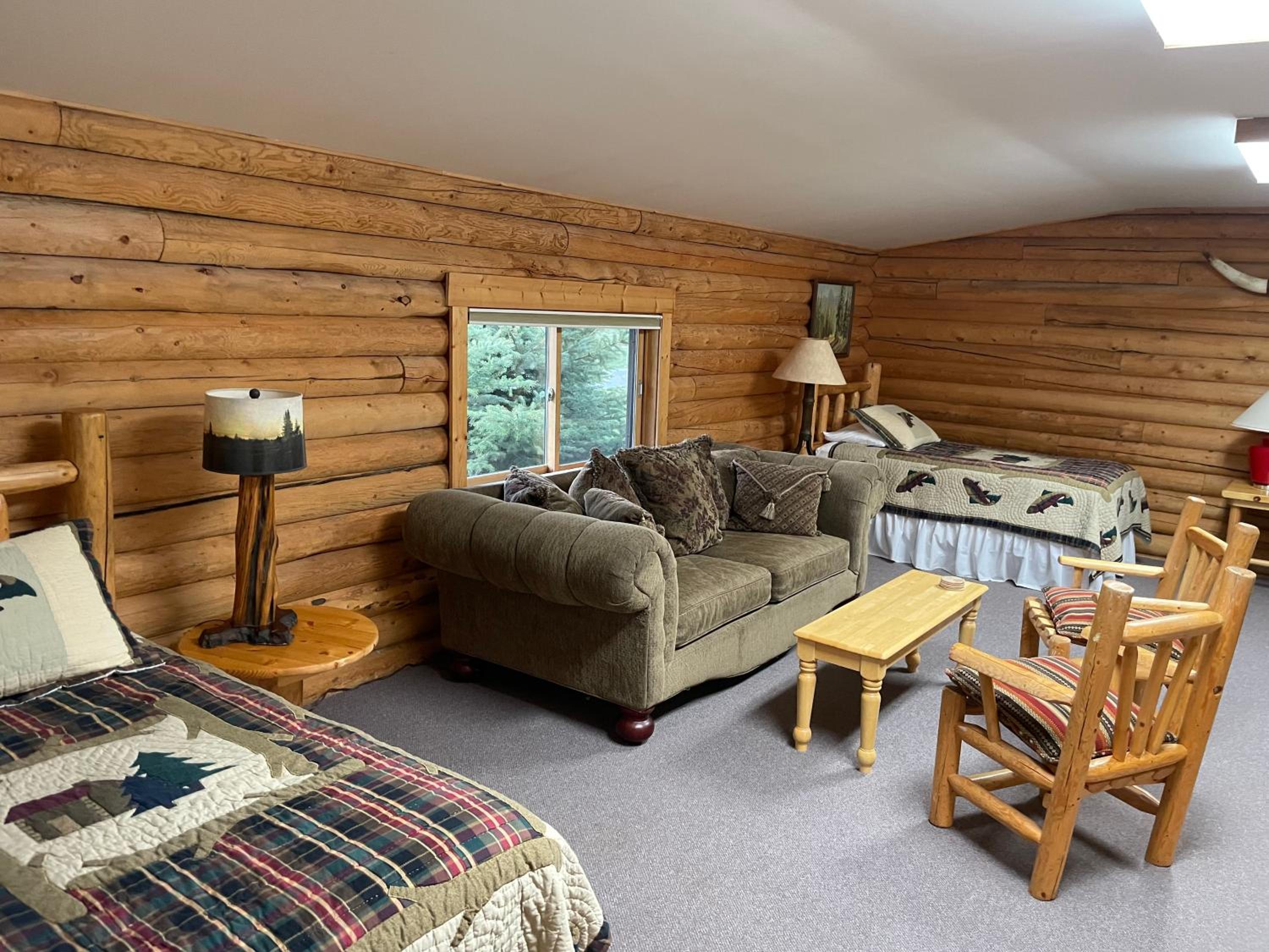 Deluxe Family Suite photo 3