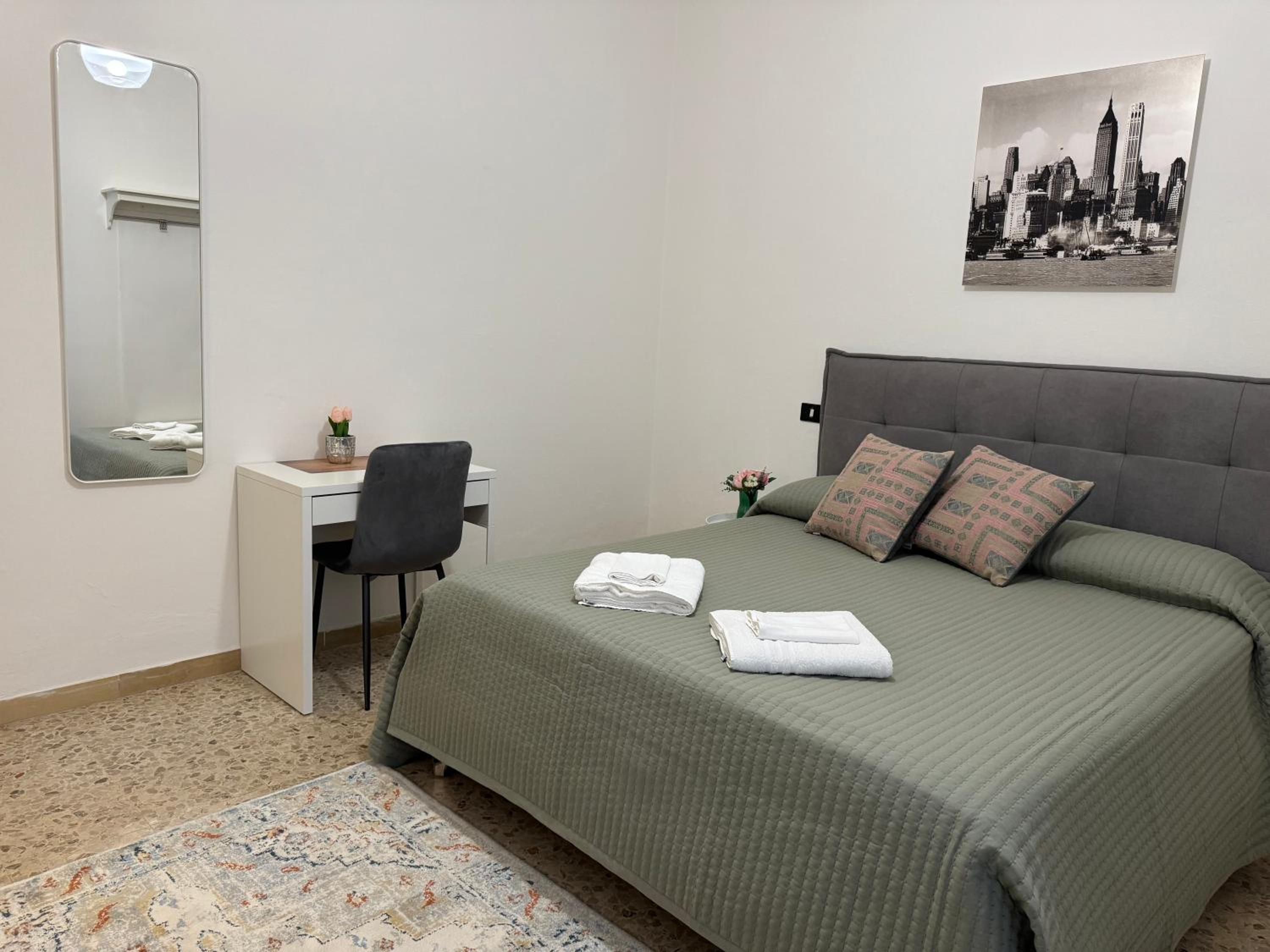 Double Room With Shared Bathroom photo 3