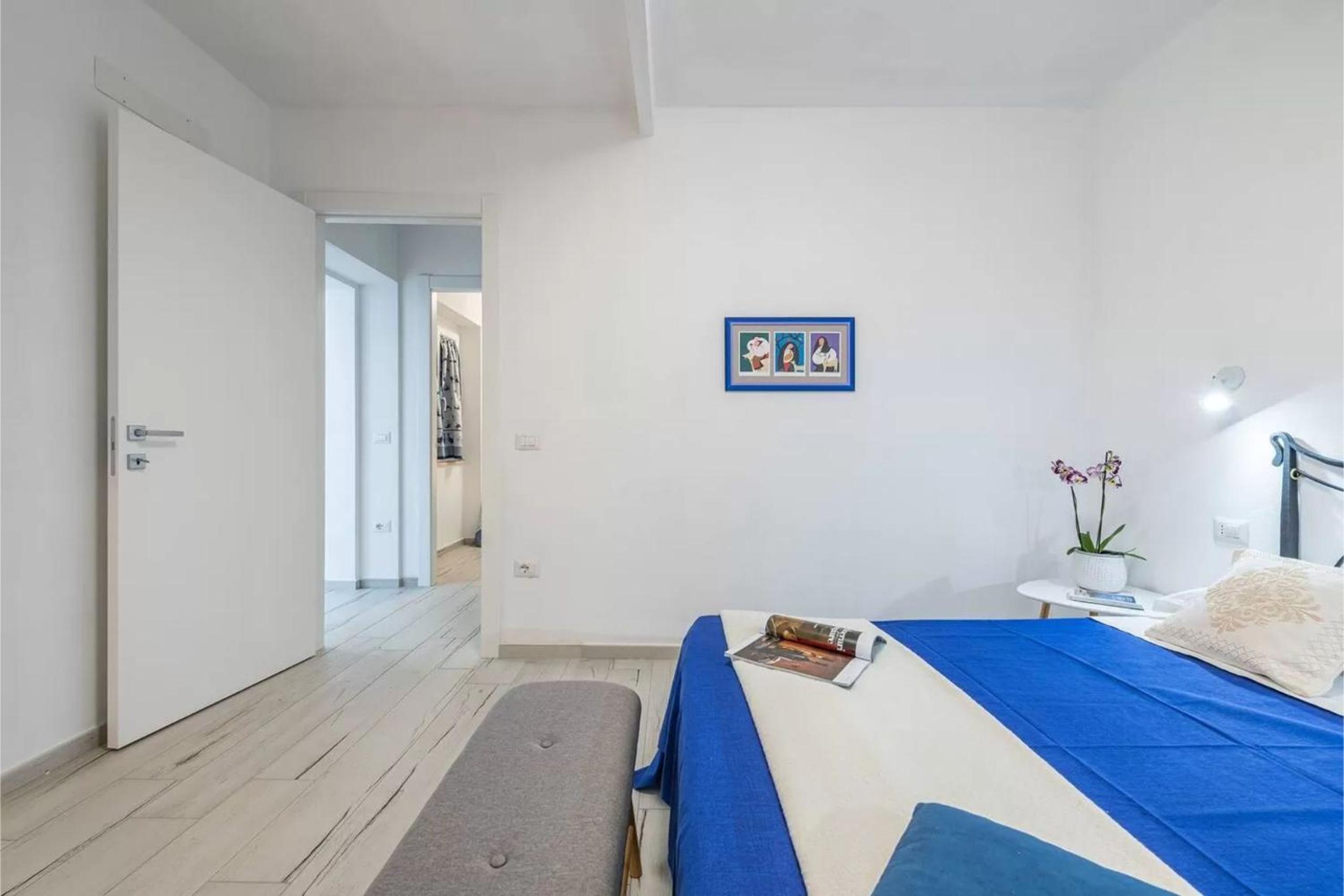 Three-Bedroom Apartment photo 2