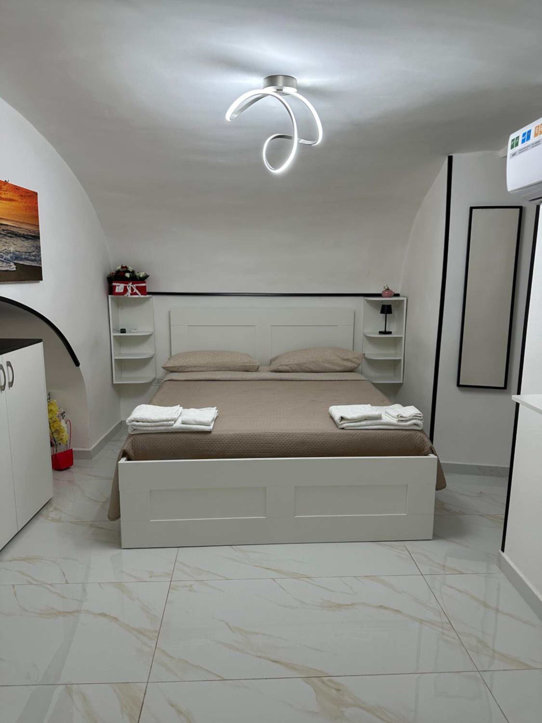 Deluxe Room (2 Adults + 1 Child)