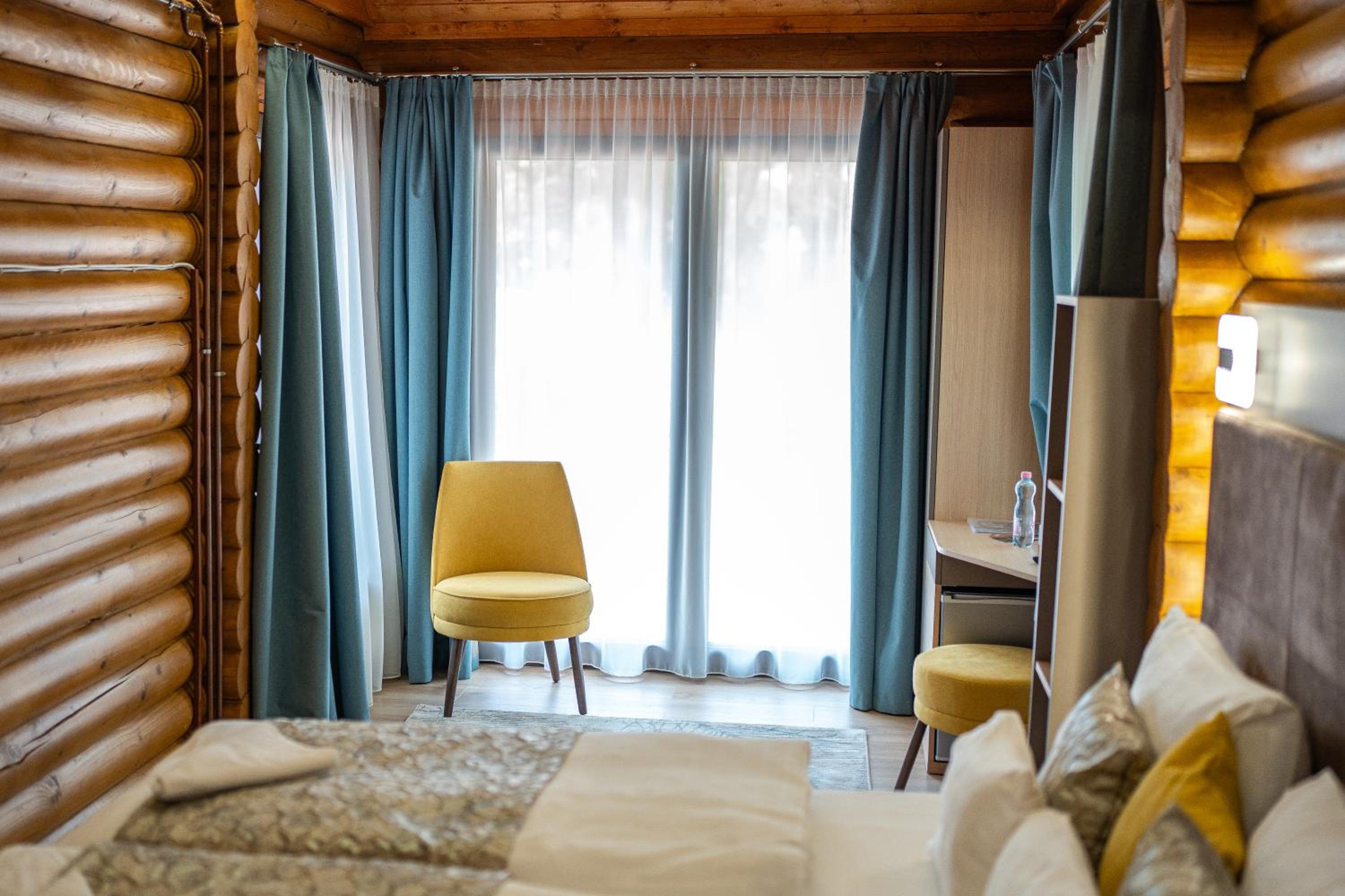 Standard Double or Twin Room - Photo 15