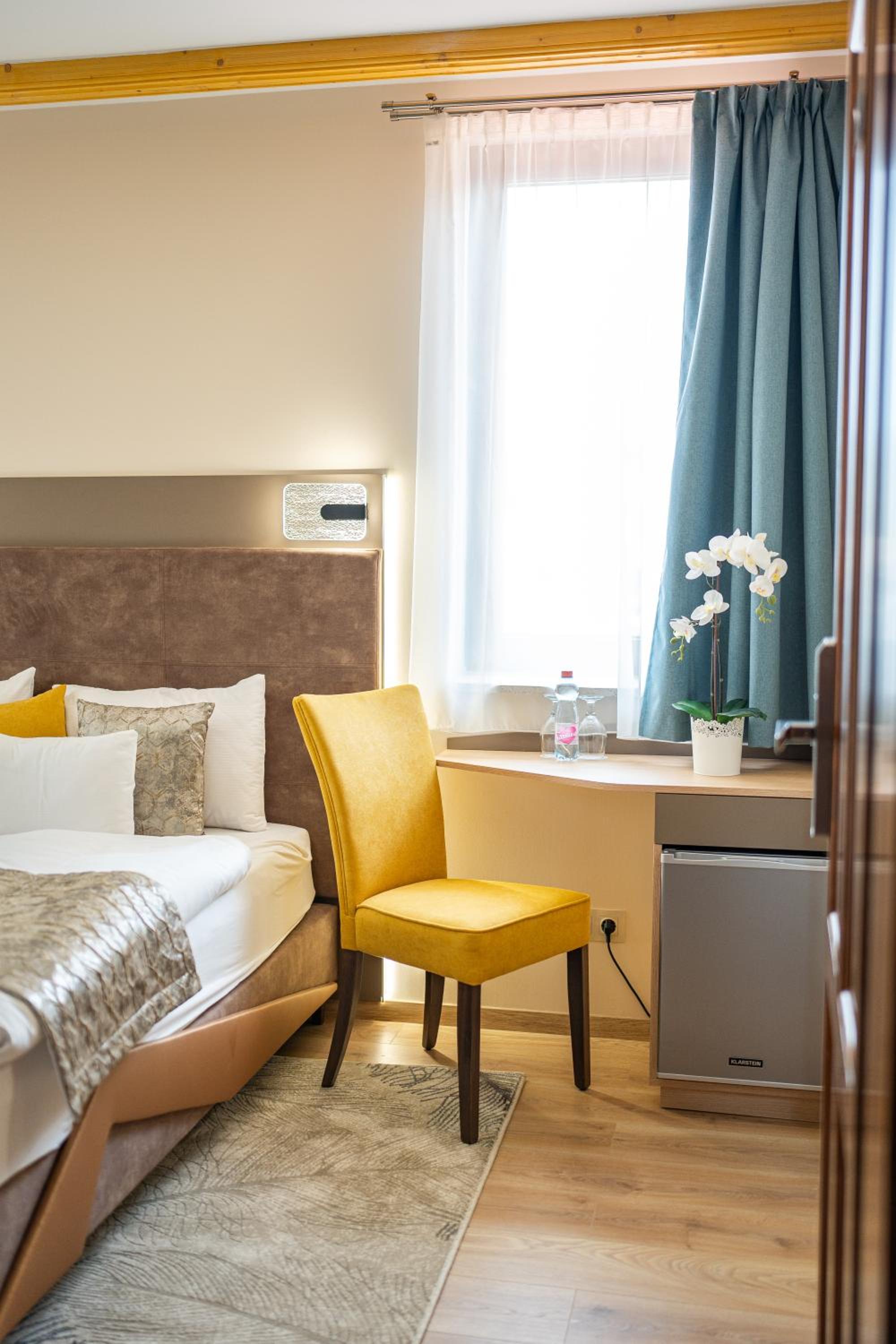 Standard Double or Twin Room - Photo 1