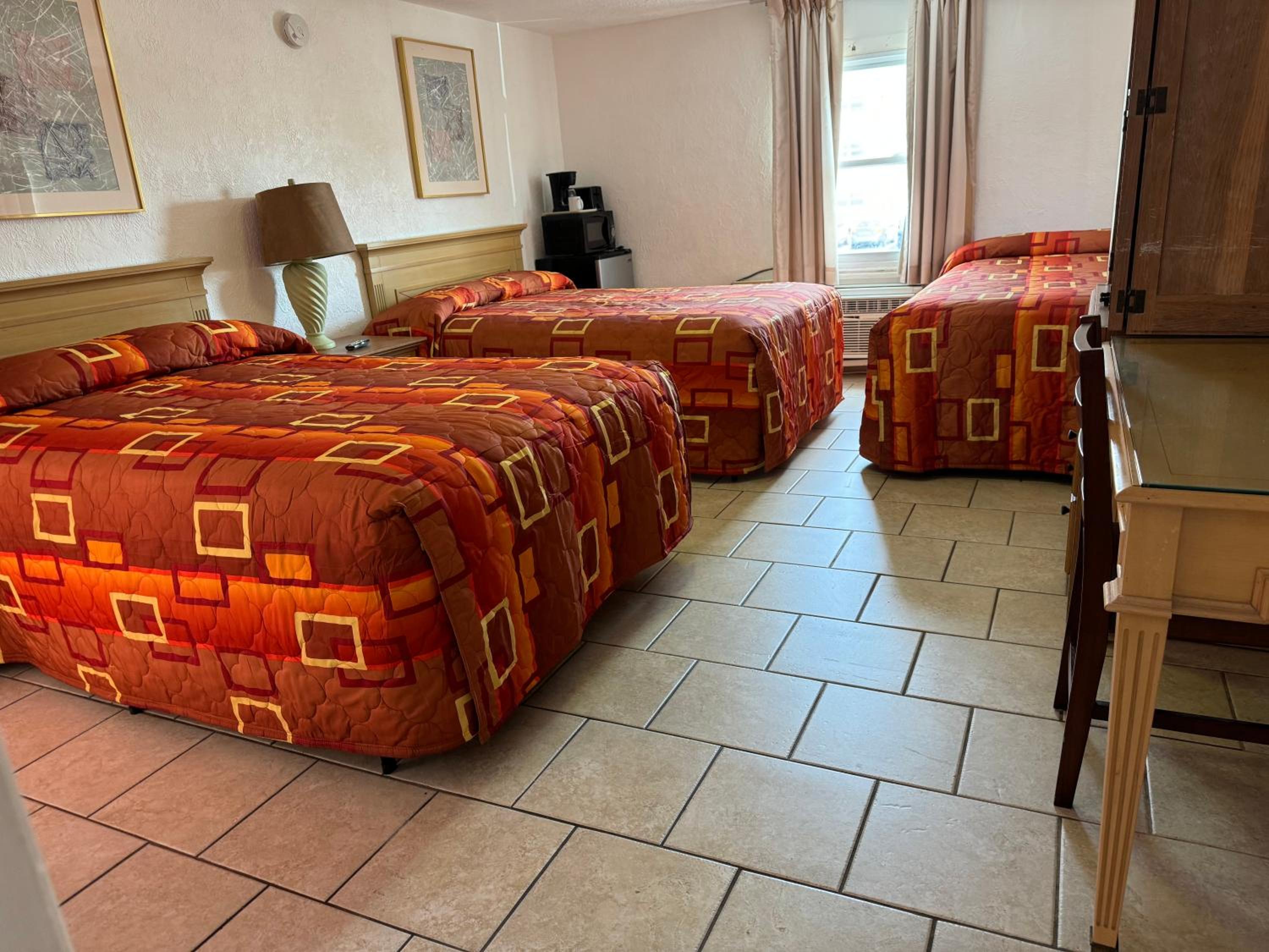 Triple Room - Photo 6