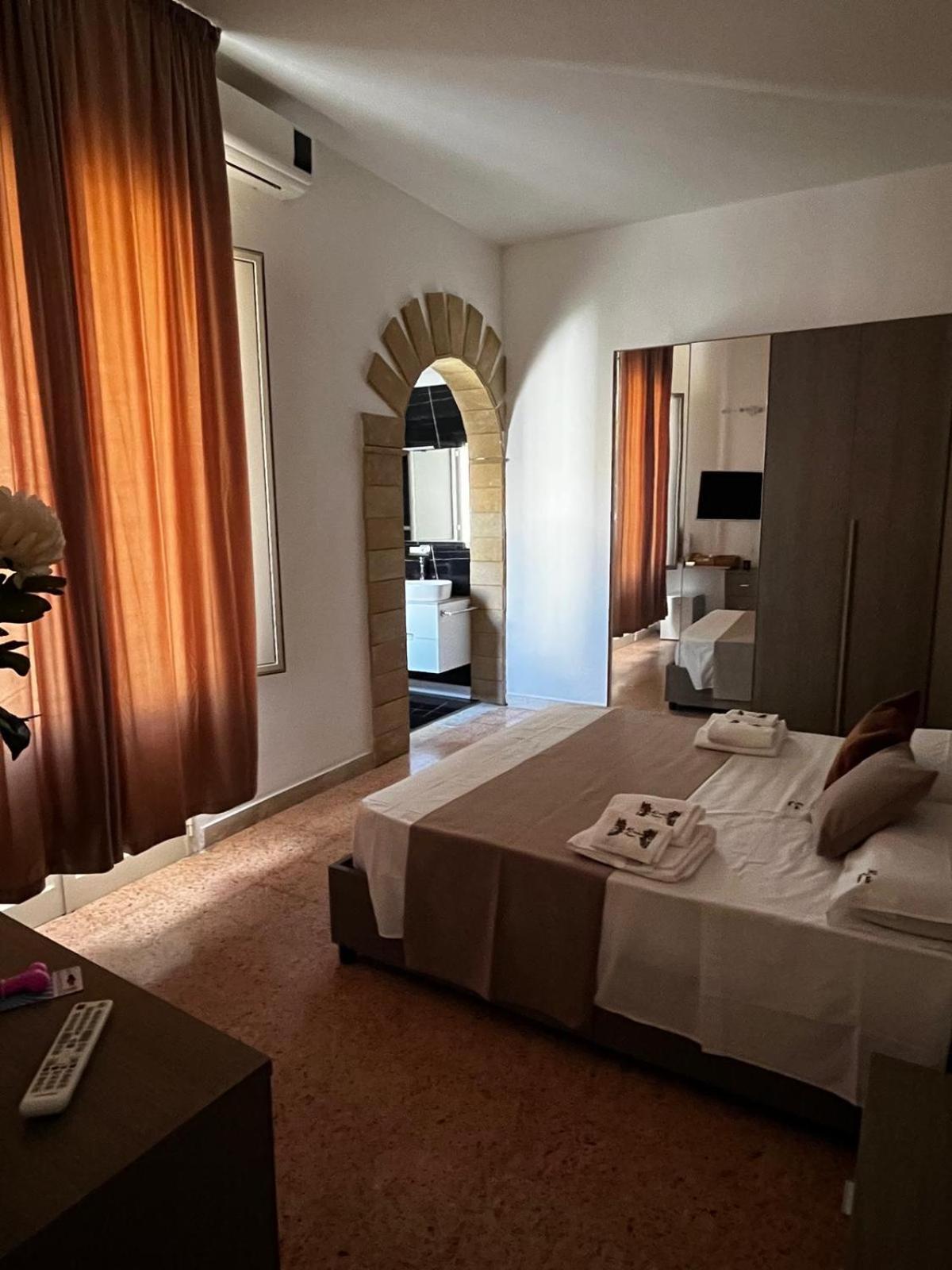 Deluxe Suite with Spa Bath