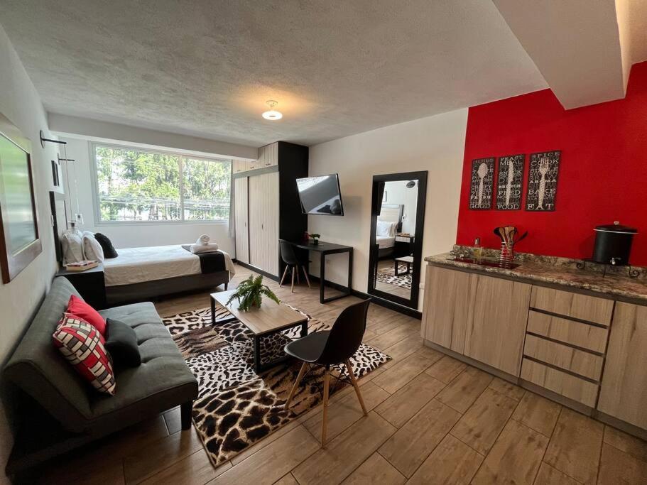 One-Bedroom Apartment photo 1
