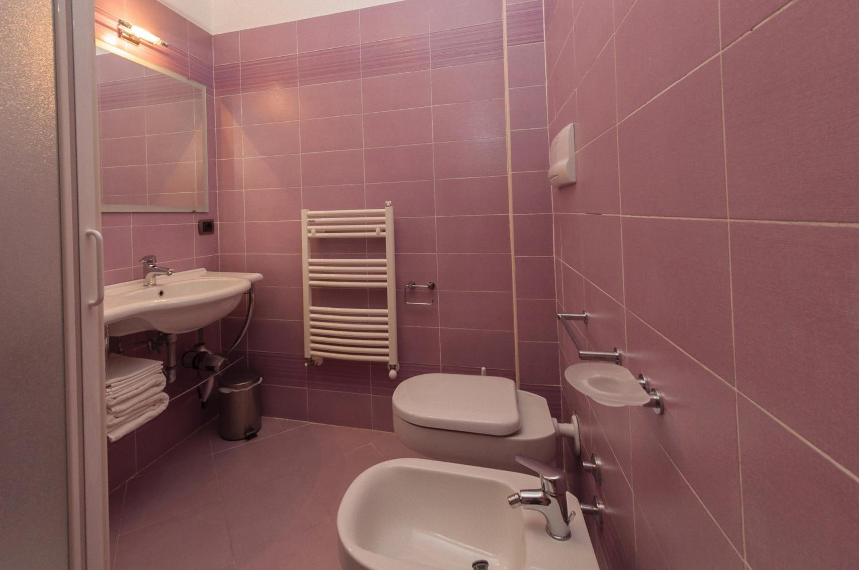 Standard One-Bedroom Apartment (2 Adults) photo 2