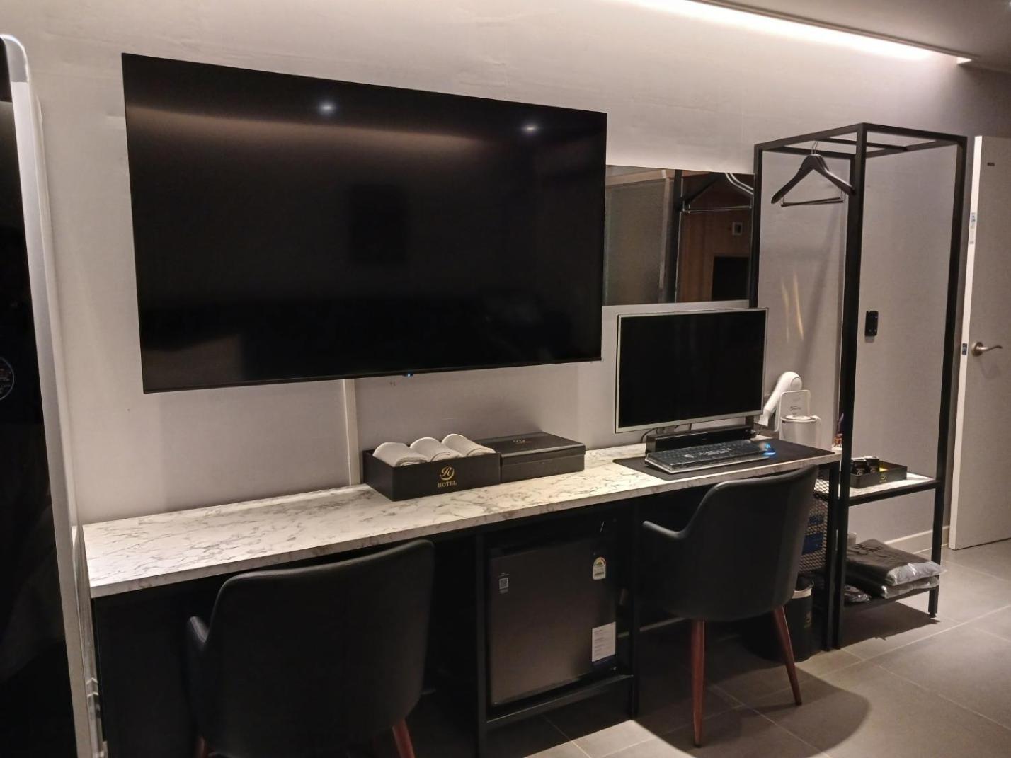 Suite - Photo 2
