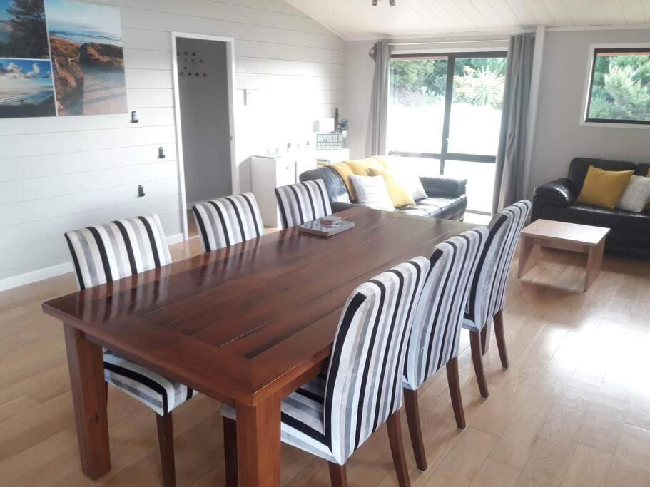 Three-Bedroom House photo 3