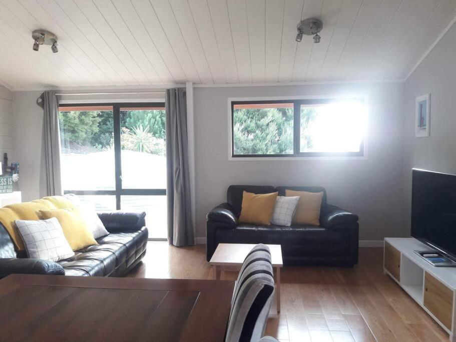 Three-Bedroom House photo 3