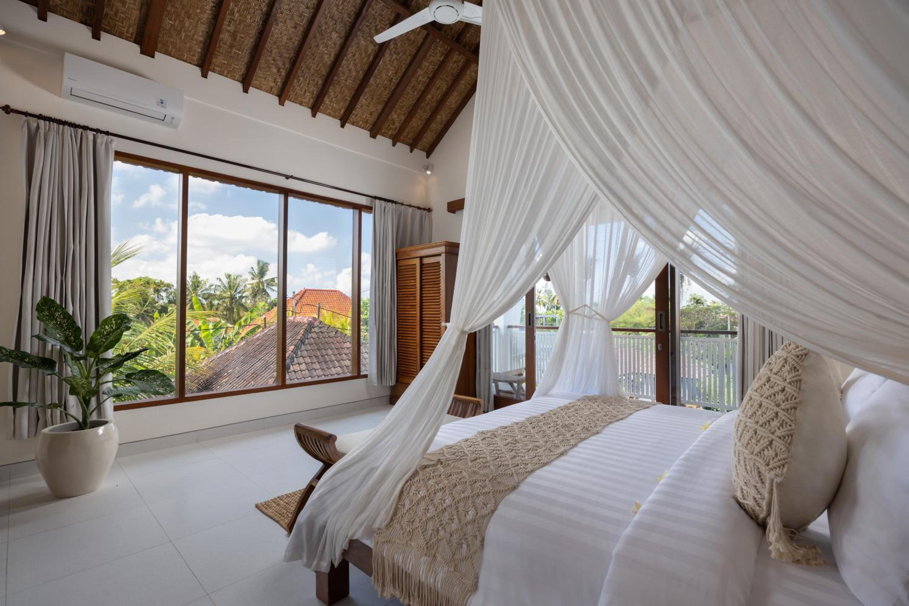 Superior Villa - Photo 1