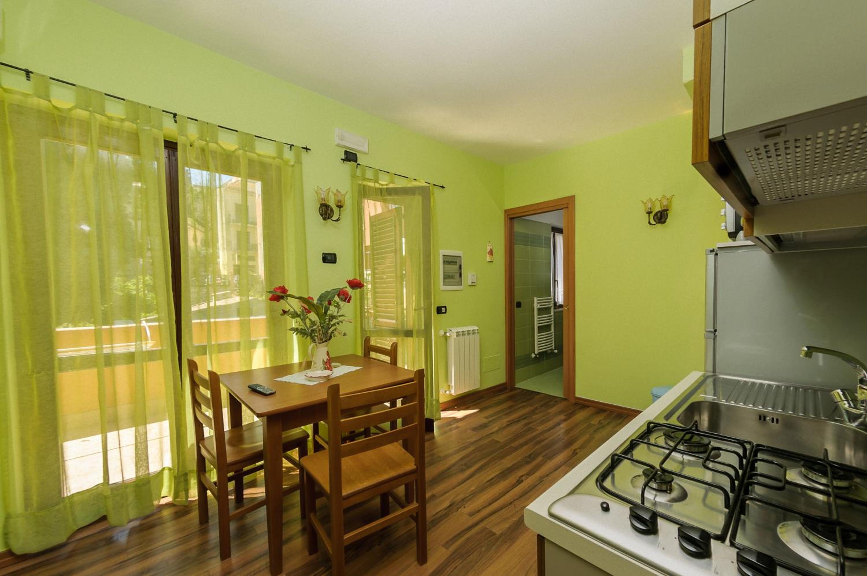 Deluxe One-Bedroom Apartment (2 Adults) photo 2