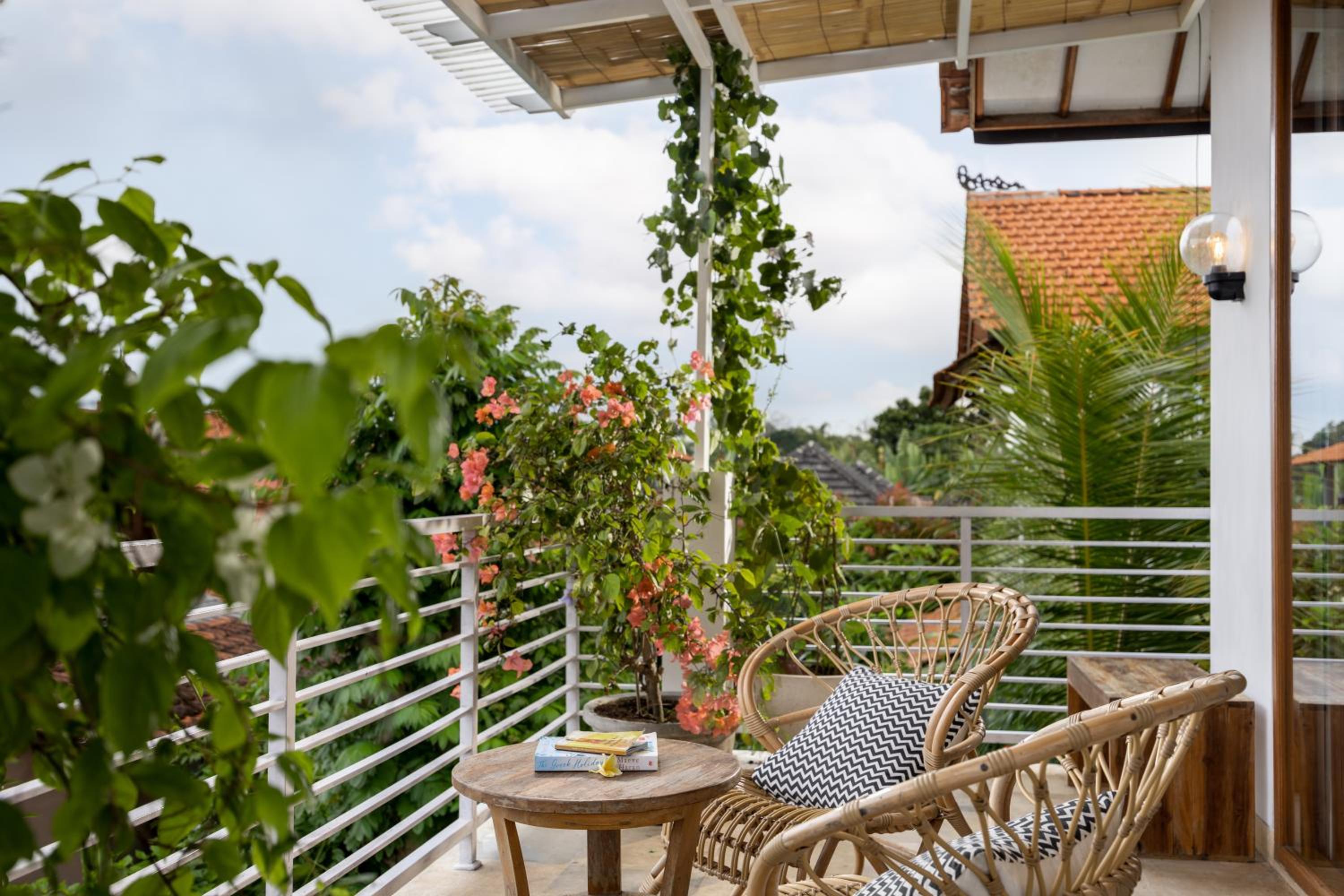 Villa with Private Pool - Photo 26