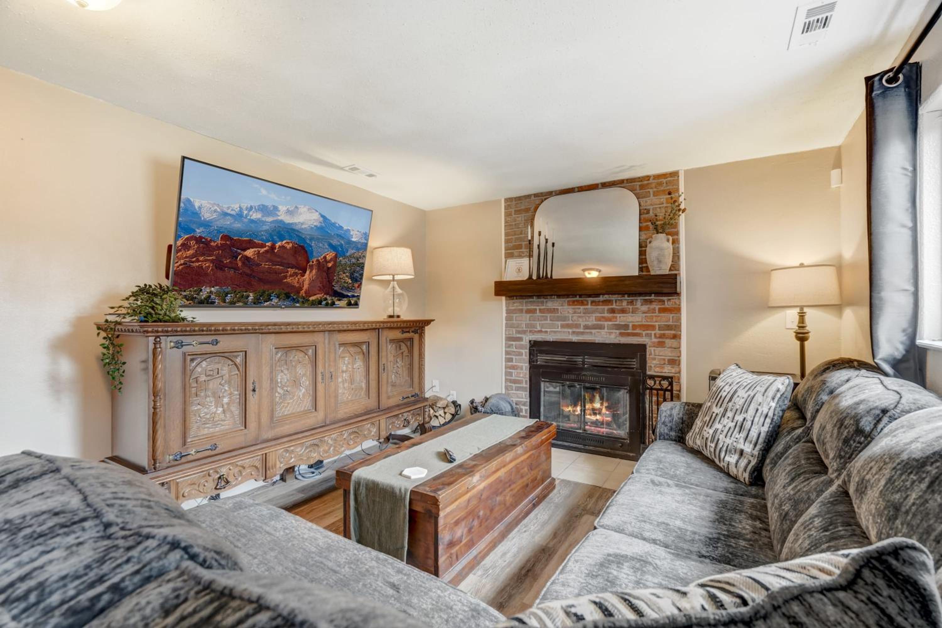 Family Room photo 1
