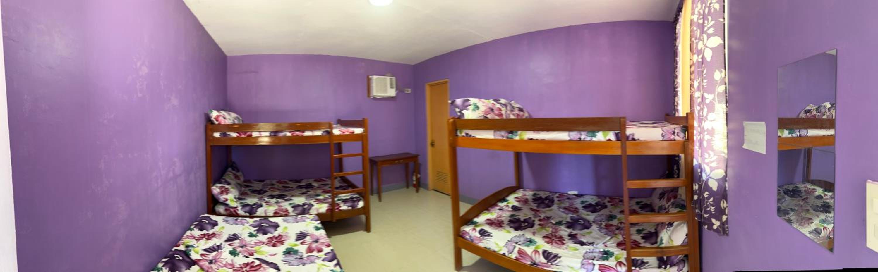 Family Room with Private Bathroom photo 1