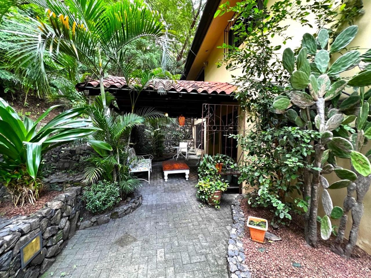 Villa photo 3