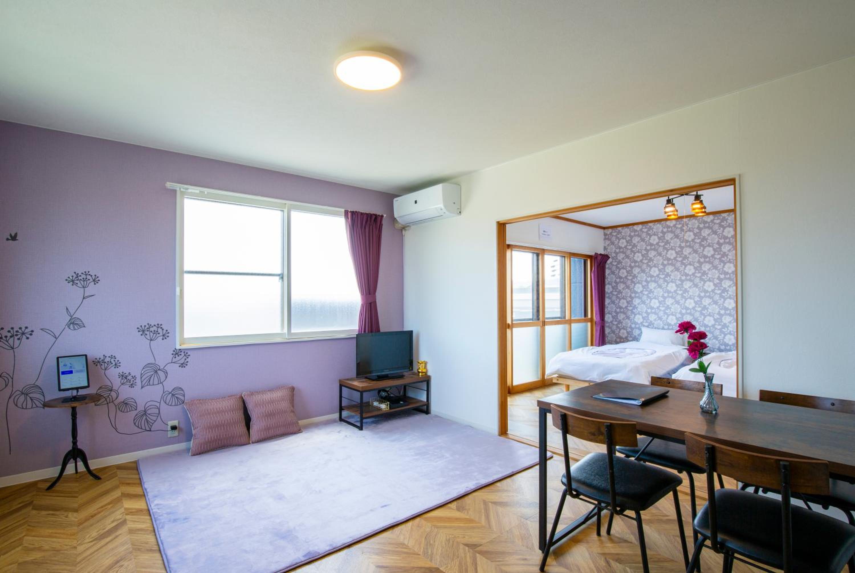 One-Bedroom Apartment photo 1