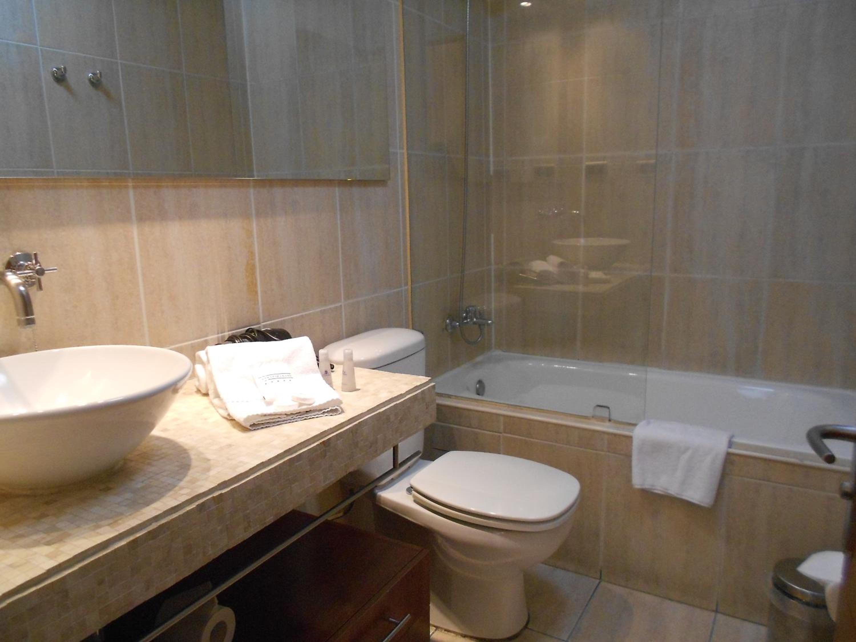 One-Bedroom Apartment (2 Adults)